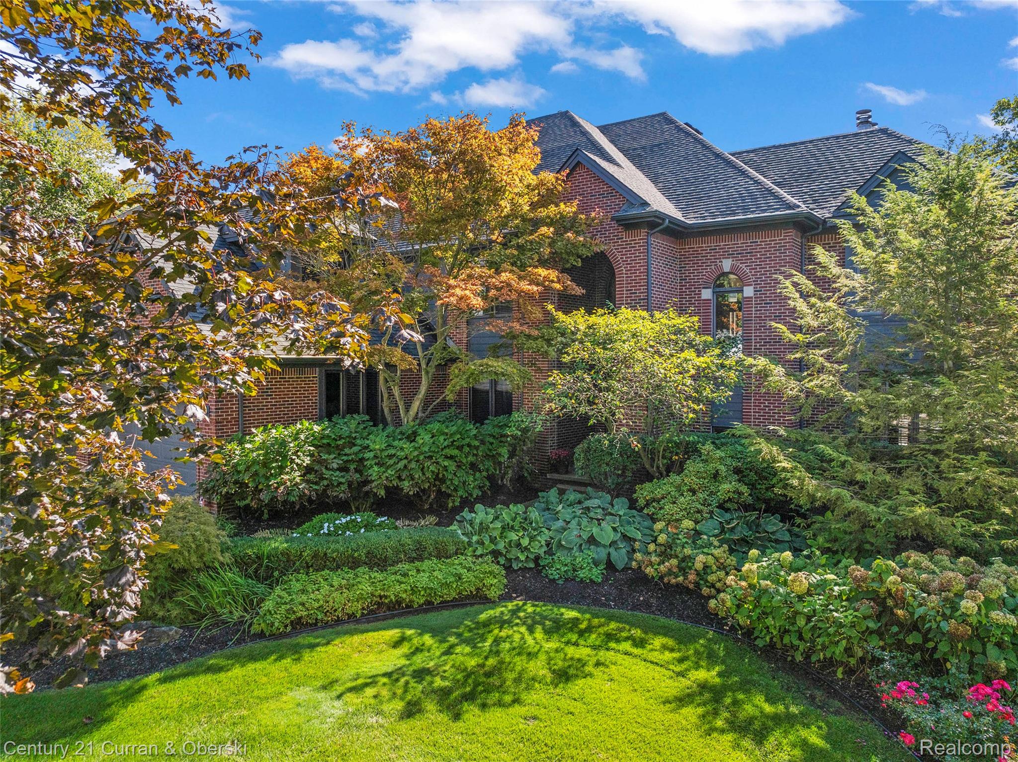 Commerce Charter Township, Michigan, 48382, United States, 4 Bedrooms Bedrooms, ,5 BathroomsBathrooms,Residential,For Sale,1974674