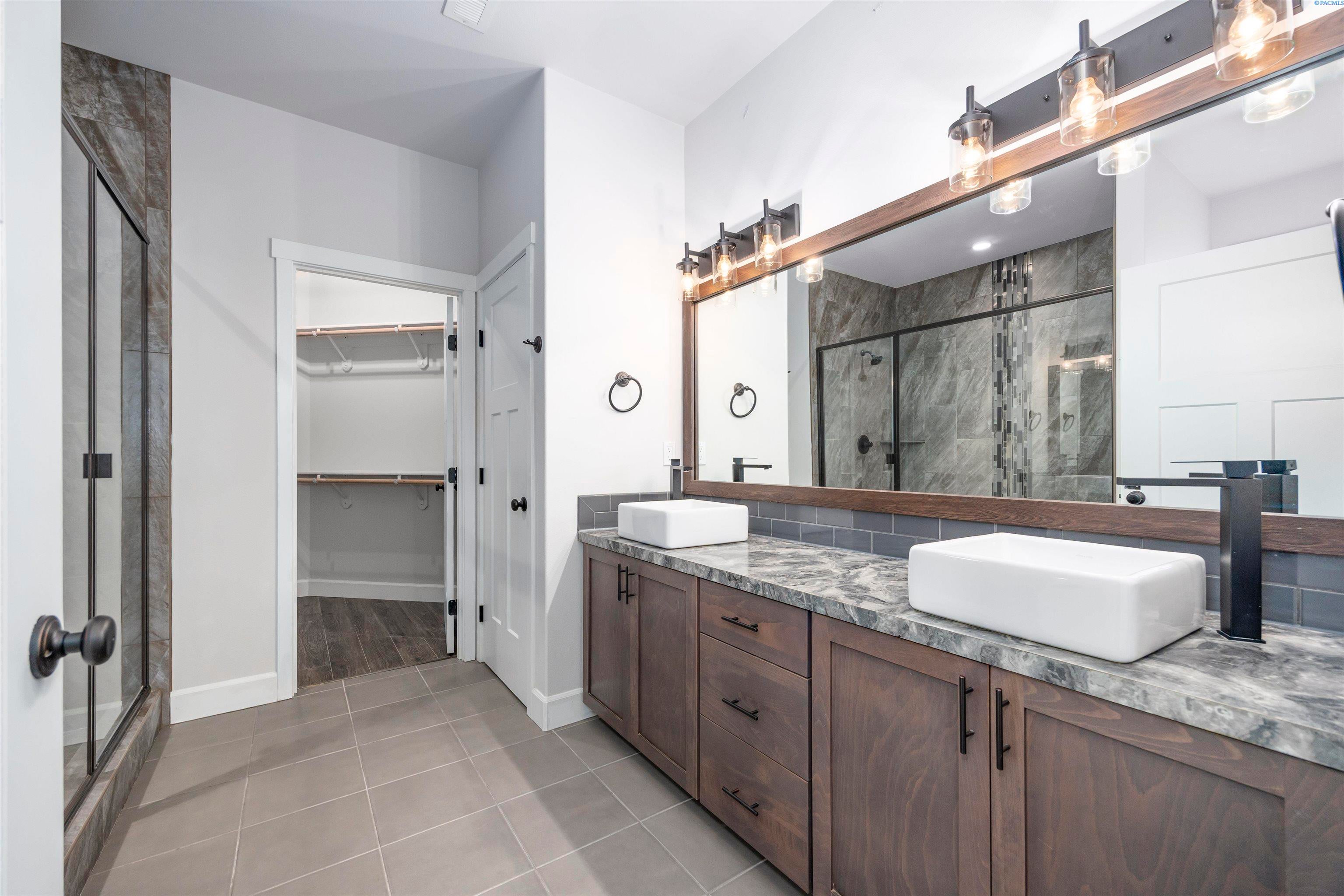 Kennewick, Washington, 99337, United States, 3 Bedrooms Bedrooms, ,1 BathroomBathrooms,Residential,For Sale,2012614