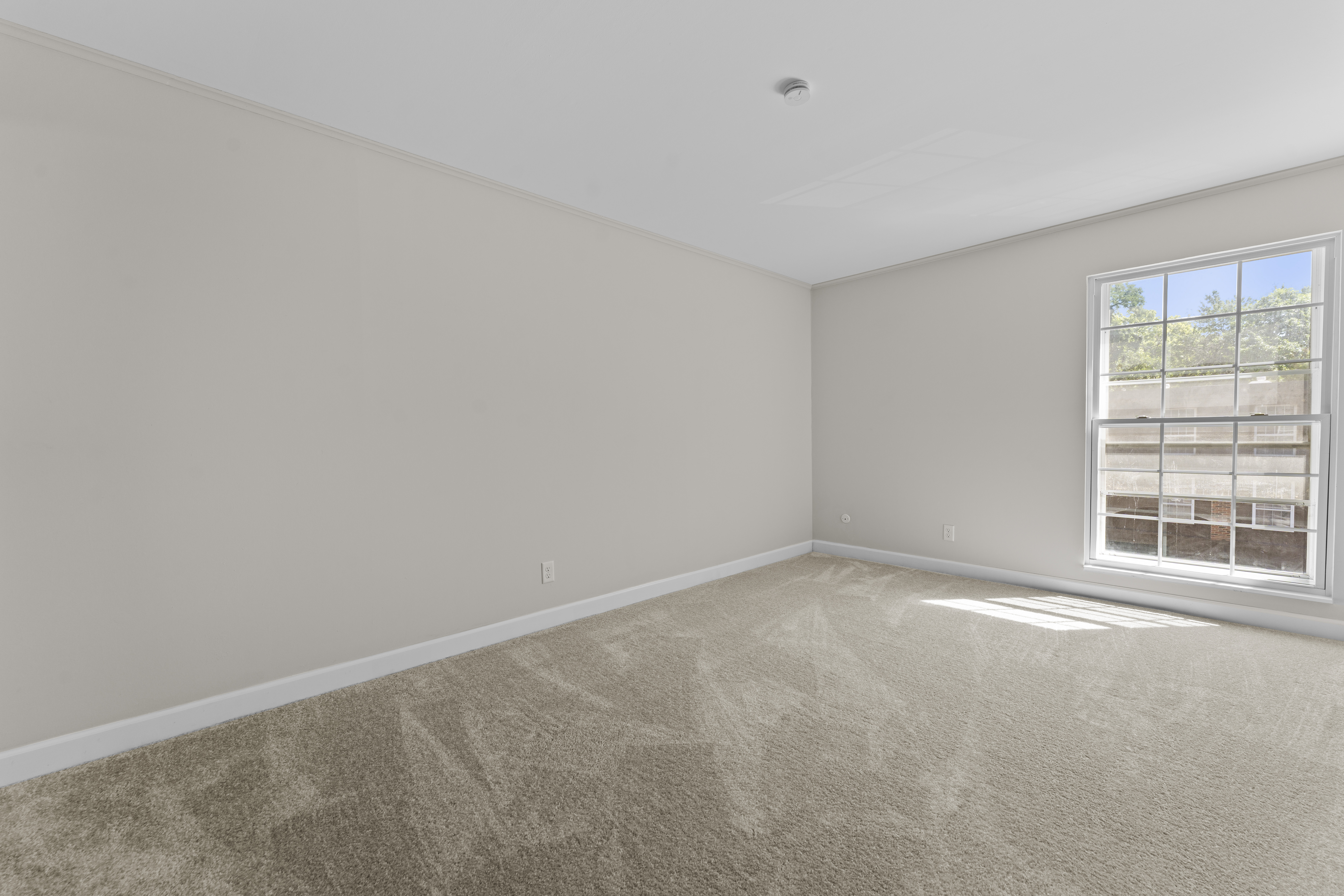  Completely Renovated Garden-Style Condo in Parkway Central Schools - 物件實景