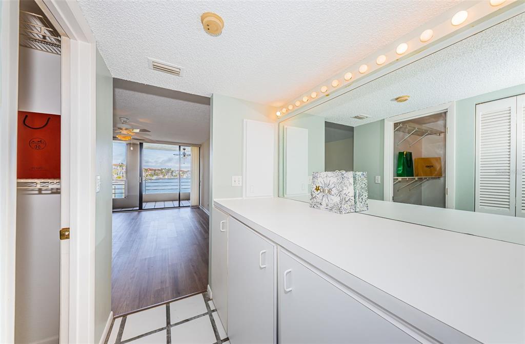 Gulfport, Florida, 33707, United States, 2 Bedrooms Bedrooms, ,2 BathroomsBathrooms,Residential,For Sale,1721966