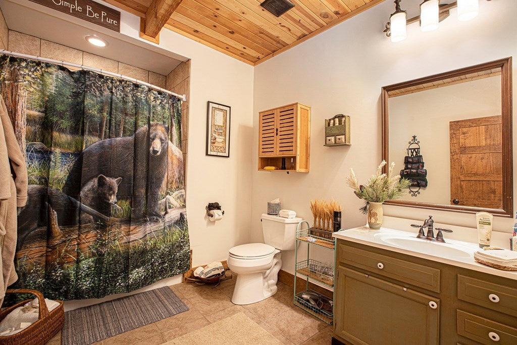 Blue Ridge, Georgia, 30513, United States, 4 Bedrooms Bedrooms, ,3 BathroomsBathrooms,Residential,For Sale,1871942