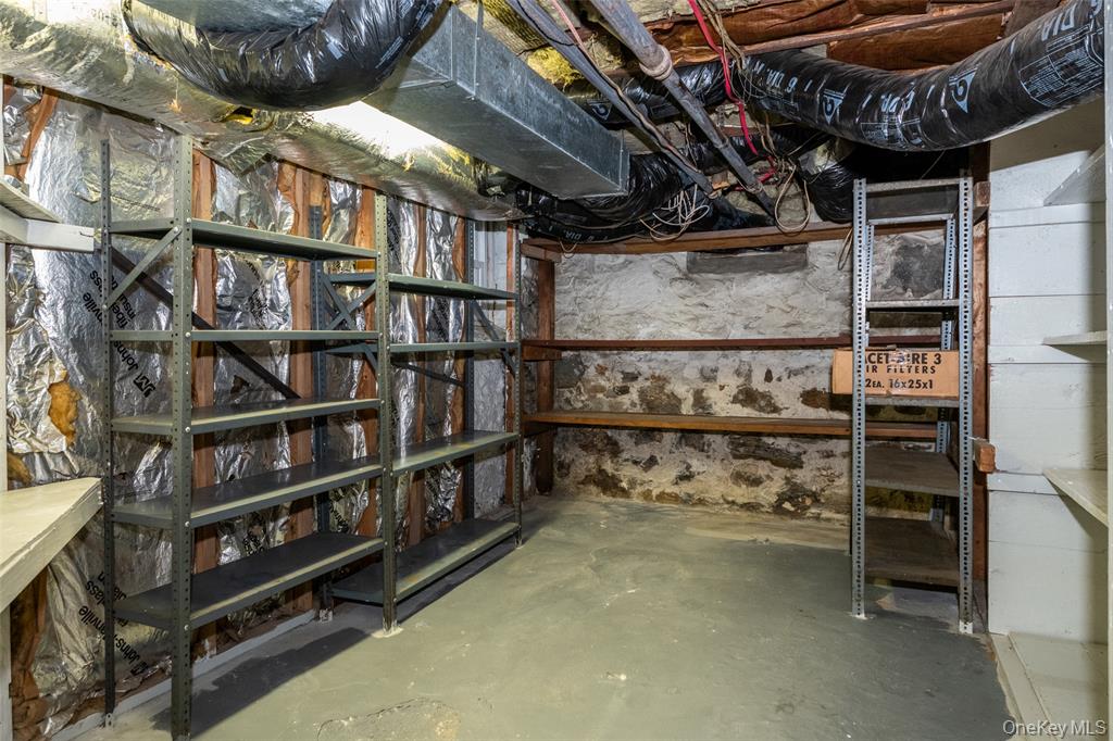 New Rochelle, New York, 10801, United States, 5 Bedrooms Bedrooms, ,4 BathroomsBathrooms,Residential,For Sale,2048483