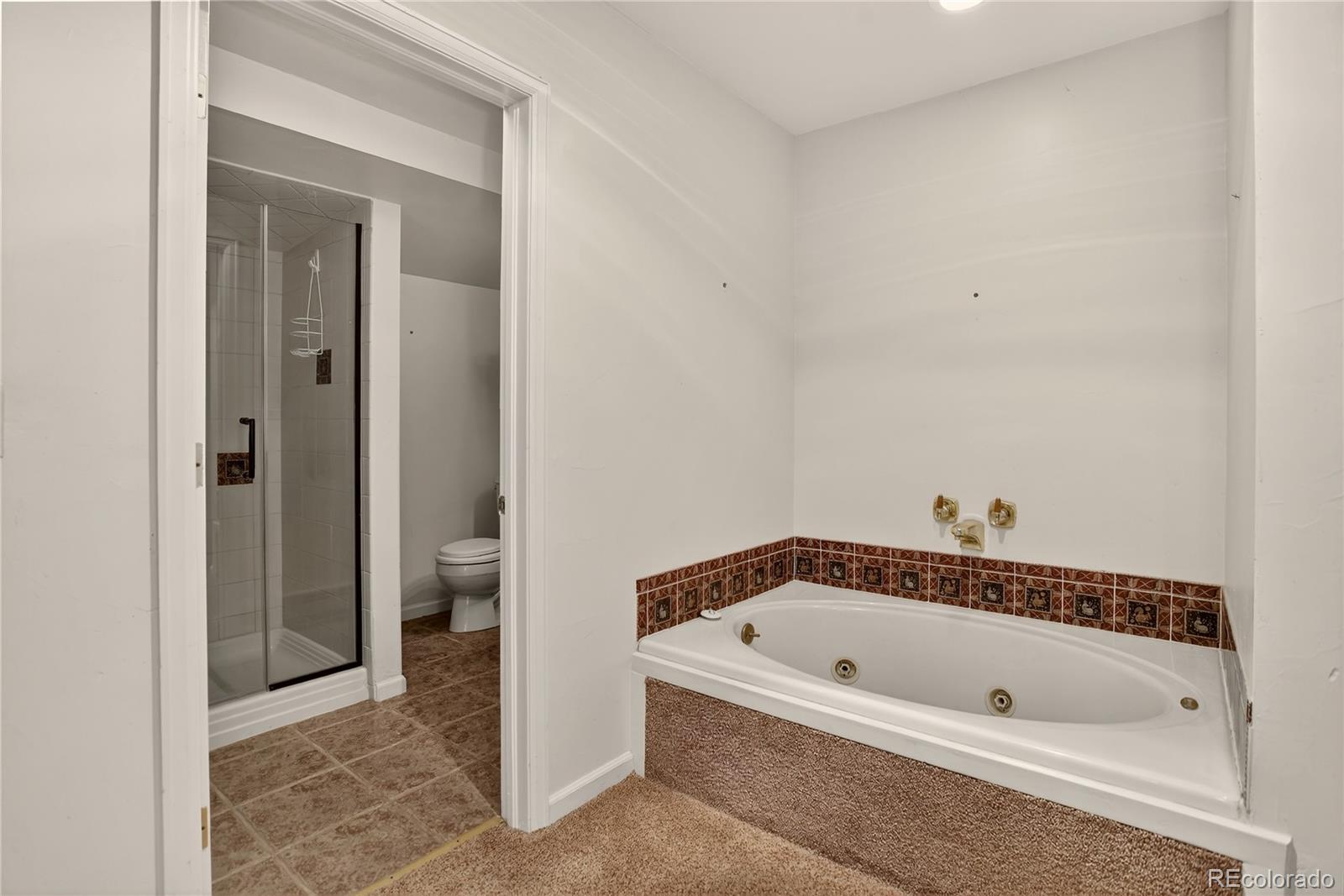Evergreen, Colorado, 80439, United States, 2 Bedrooms Bedrooms, ,4 BathroomsBathrooms,Residential,For Sale,1951155