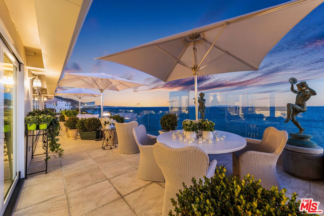 Malibu, California, 90265, United States, 3 Bedrooms Bedrooms, ,3 BathroomsBathrooms,Residential,For Sale,1989426