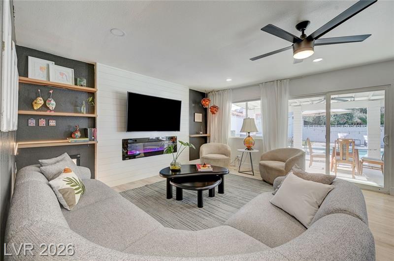 Las Vegas, Nevada, 89120, United States, 4 Bedrooms Bedrooms, ,3 BathroomsBathrooms,Residential,For Sale,2047975