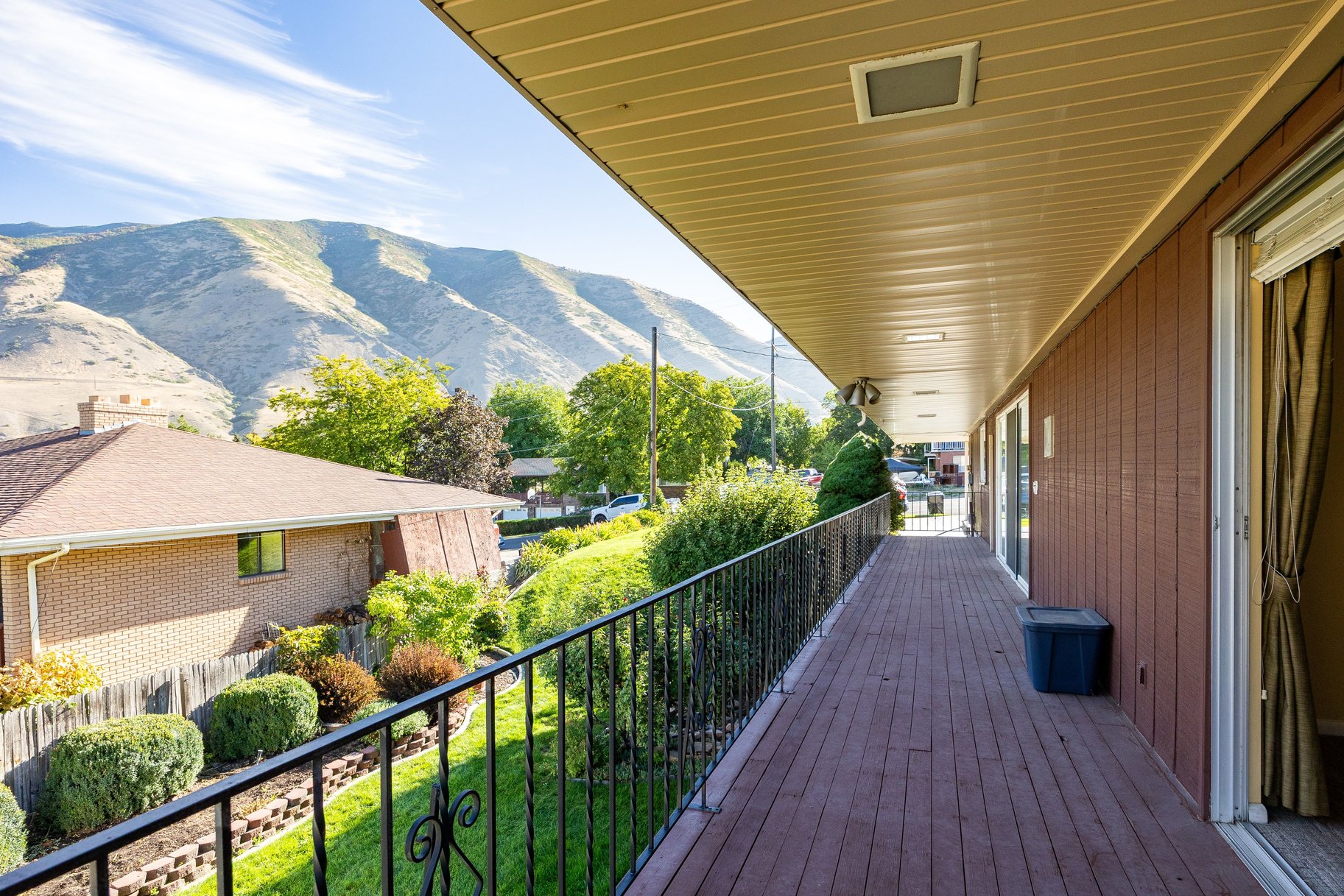  Spacious Living in an Established Springville Neighborhood - 物件實景