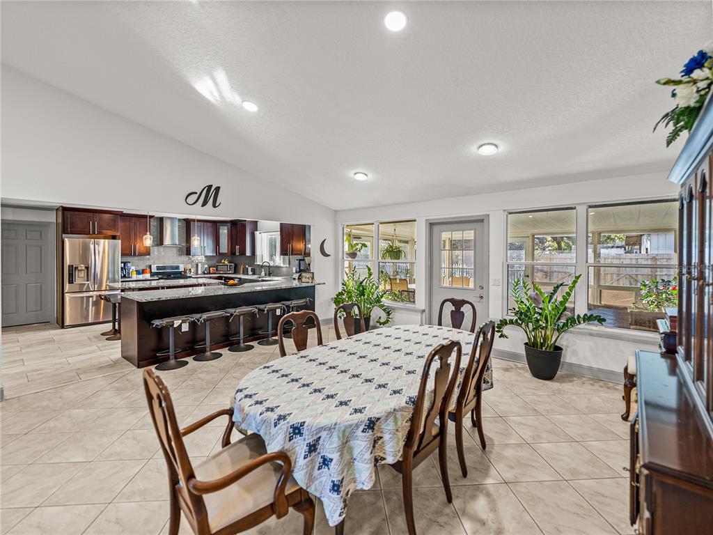 Lakeland, Florida, 33810, United States, 5 Bedrooms Bedrooms, ,4 BathroomsBathrooms,Residential,For Sale,1696884