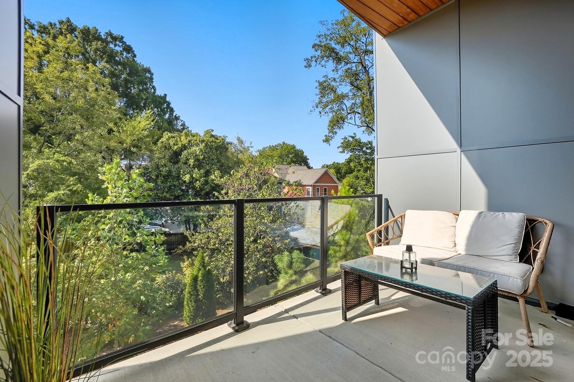 Charlotte, North Carolina, 28205, United States, 2 Bedrooms Bedrooms, ,3 BathroomsBathrooms,Residential,For Sale,1956240