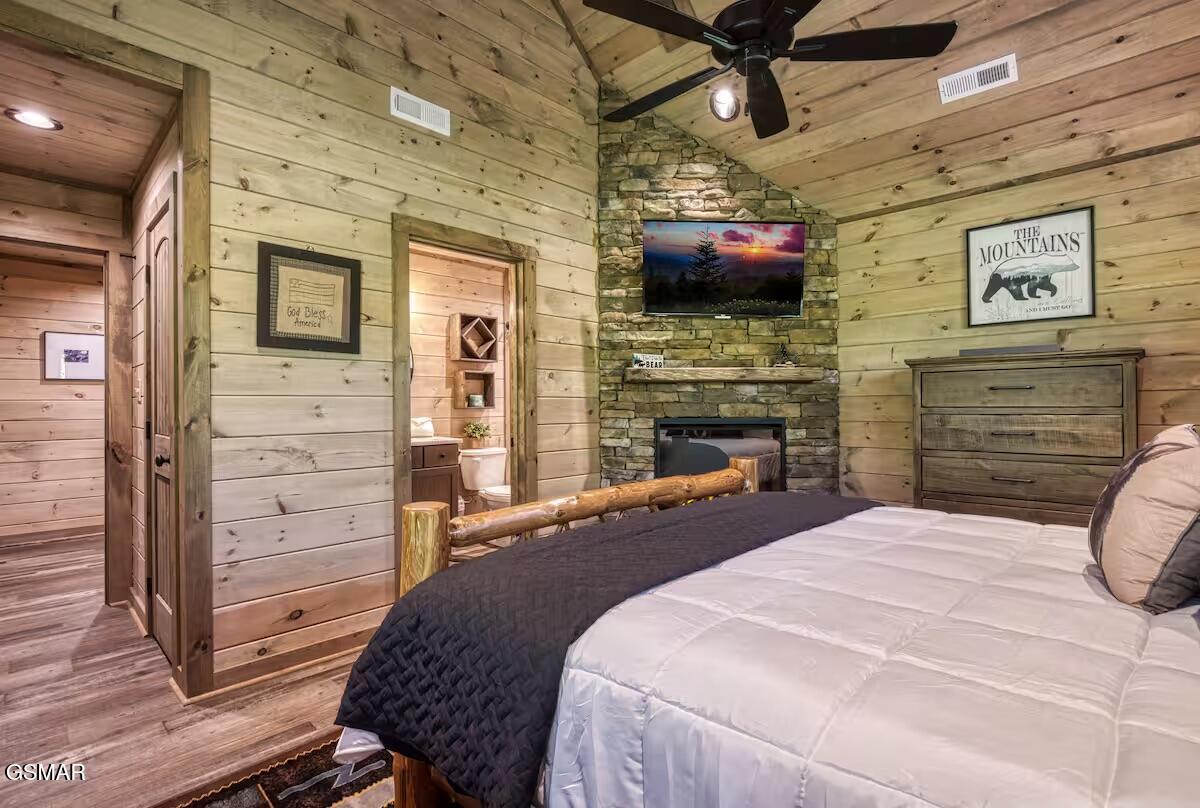 Sevierville, Tennessee, 37862, United States, 5 Bedrooms Bedrooms, ,5 BathroomsBathrooms,Residential,For Sale,2008857