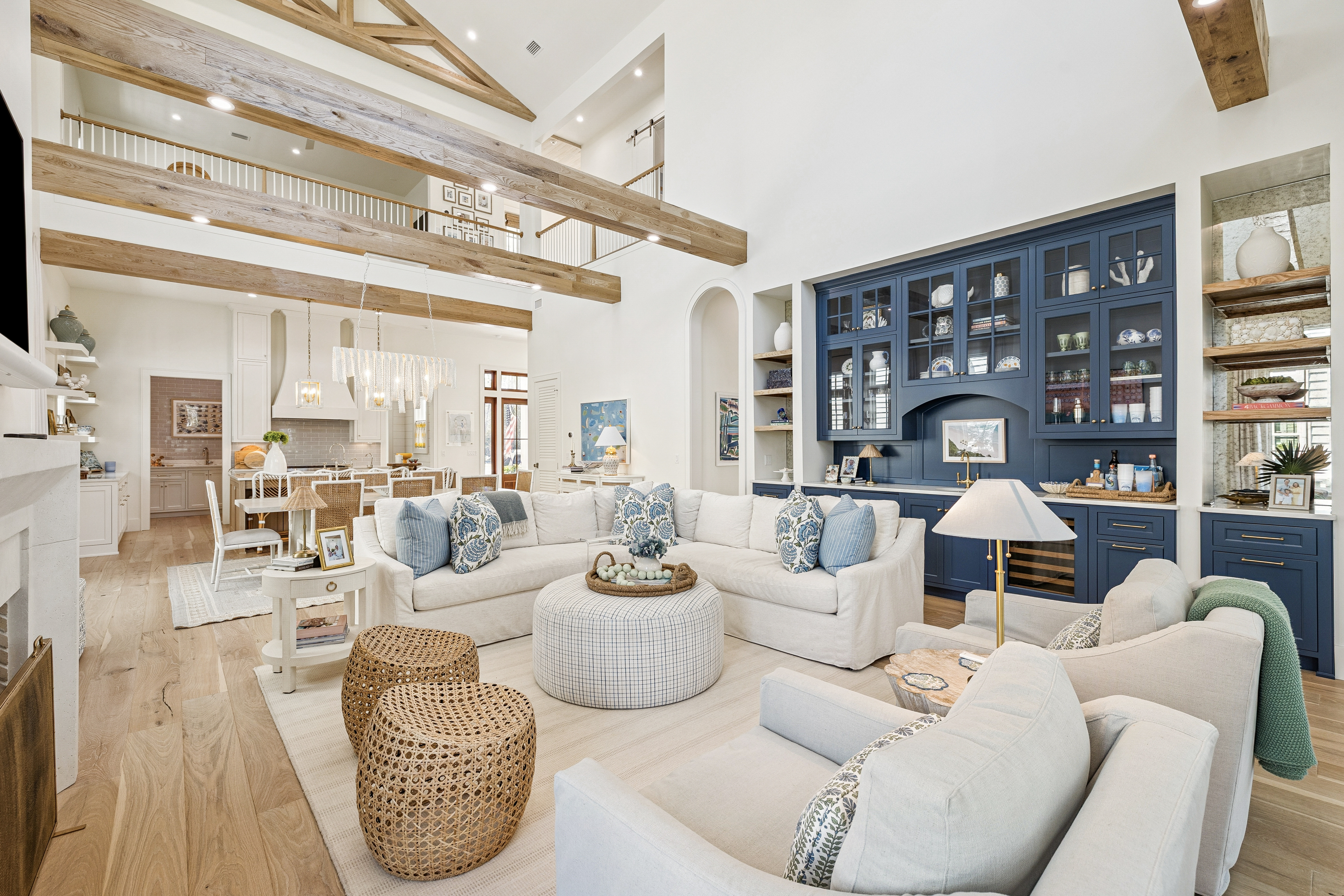  Refined Coastal Residence With Designer Interiors And Exceptional Craftsmanship - 物件實景