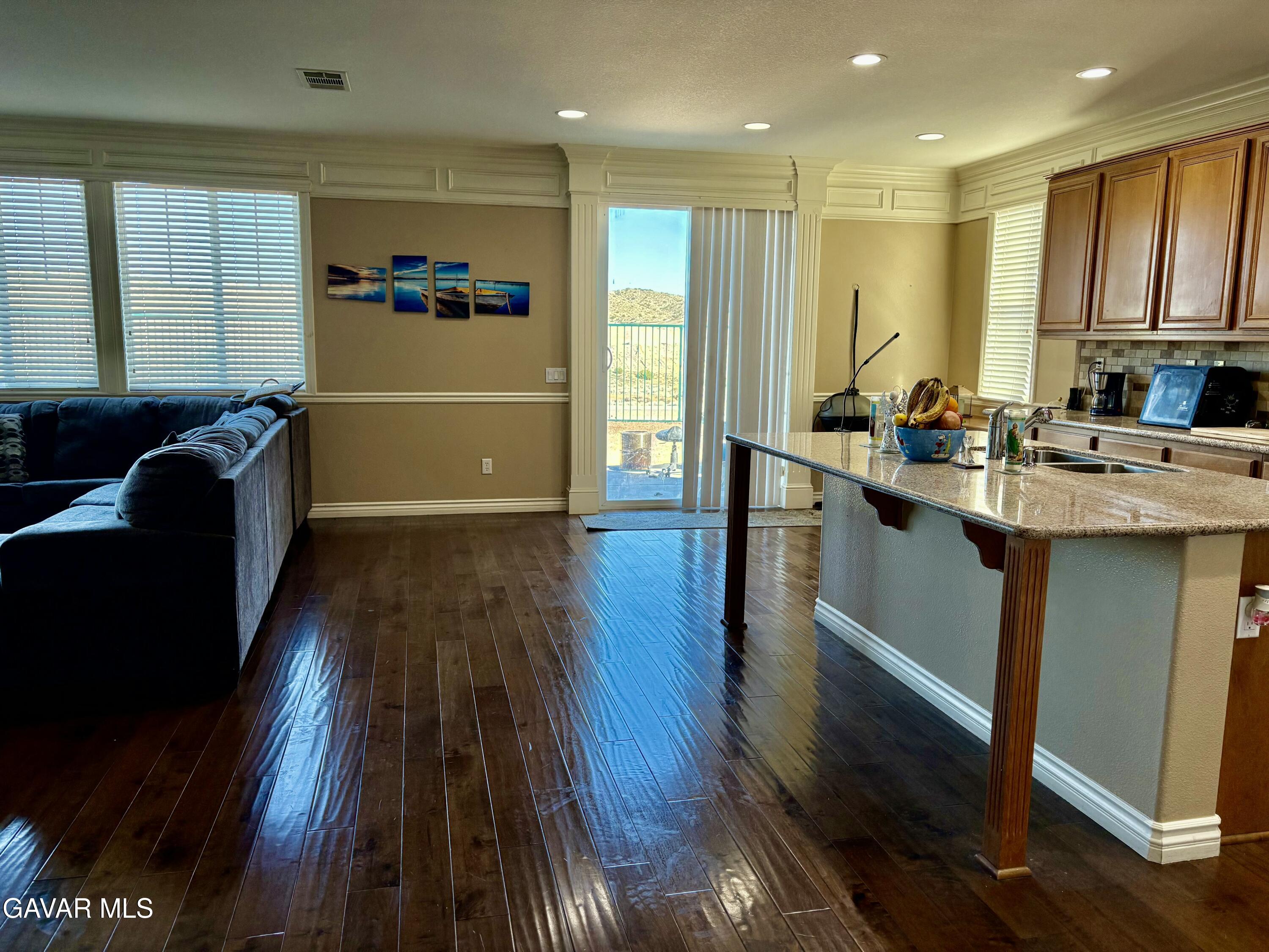 Palmdale, California, 93551, United States, 5 Bedrooms Bedrooms, ,4 BathroomsBathrooms,Residential,For Sale,2002512