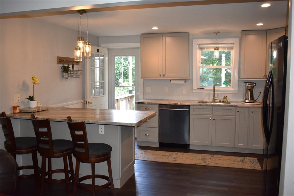 Brockton, Massachusetts, 02301, United States, 3 Bedrooms Bedrooms, ,1 BathroomBathrooms,Residential,For Sale,1895506