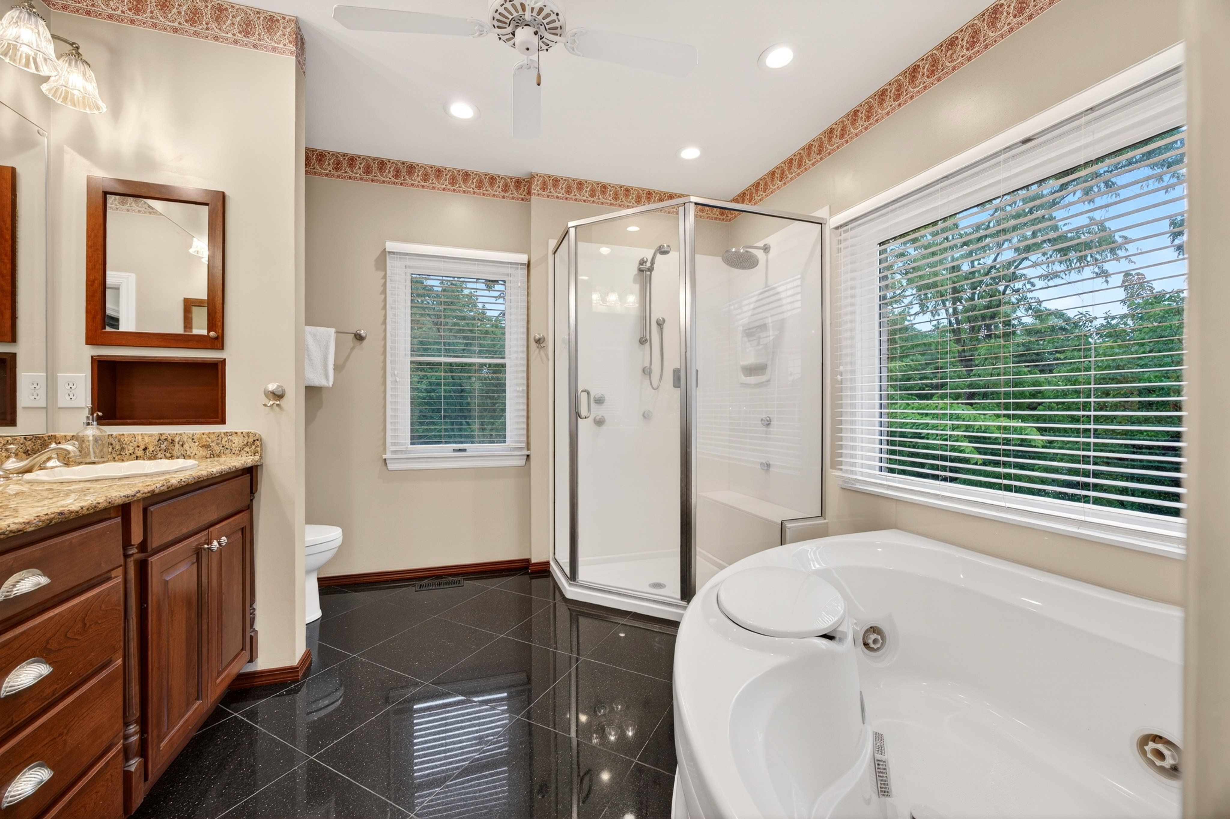  Don’t miss the opportunity to own this beautifully maintained Miceli-built home - 物件實景