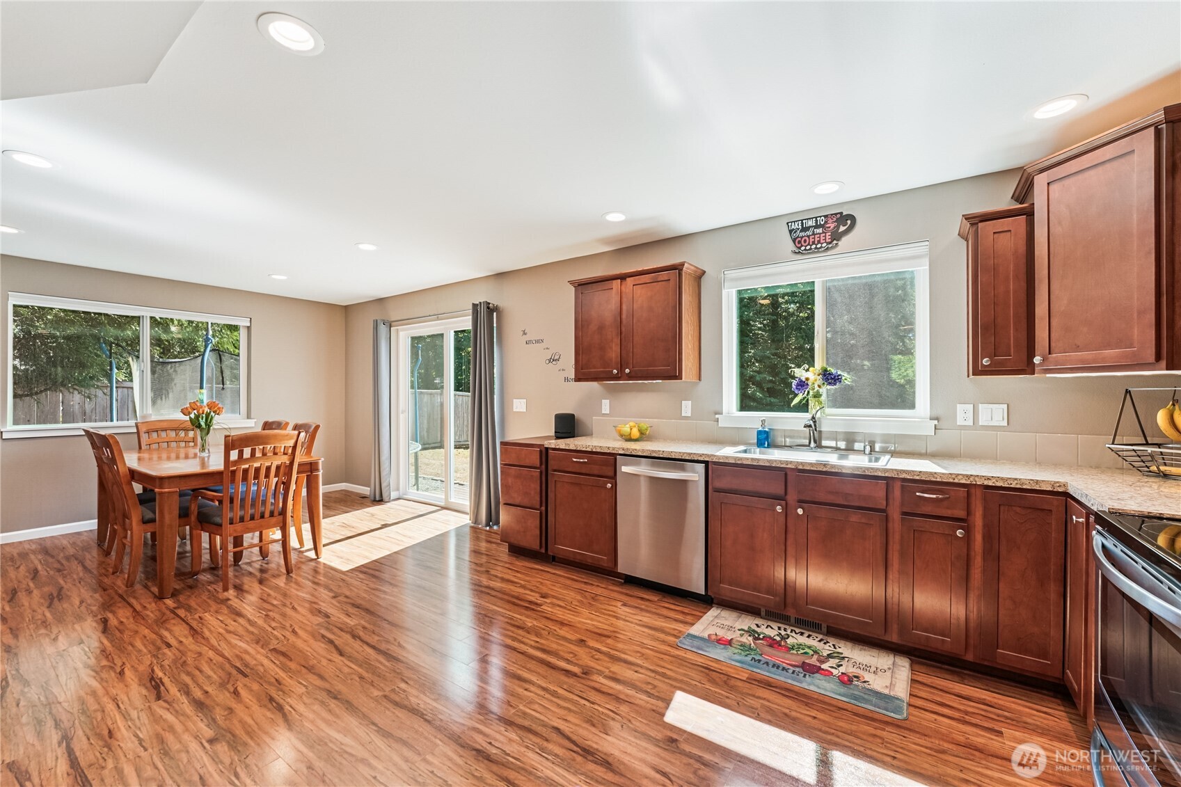 Seabeck, Washington, 98380, United States, 4 Bedrooms Bedrooms, ,3 BathroomsBathrooms,Residential,For Sale,1907301