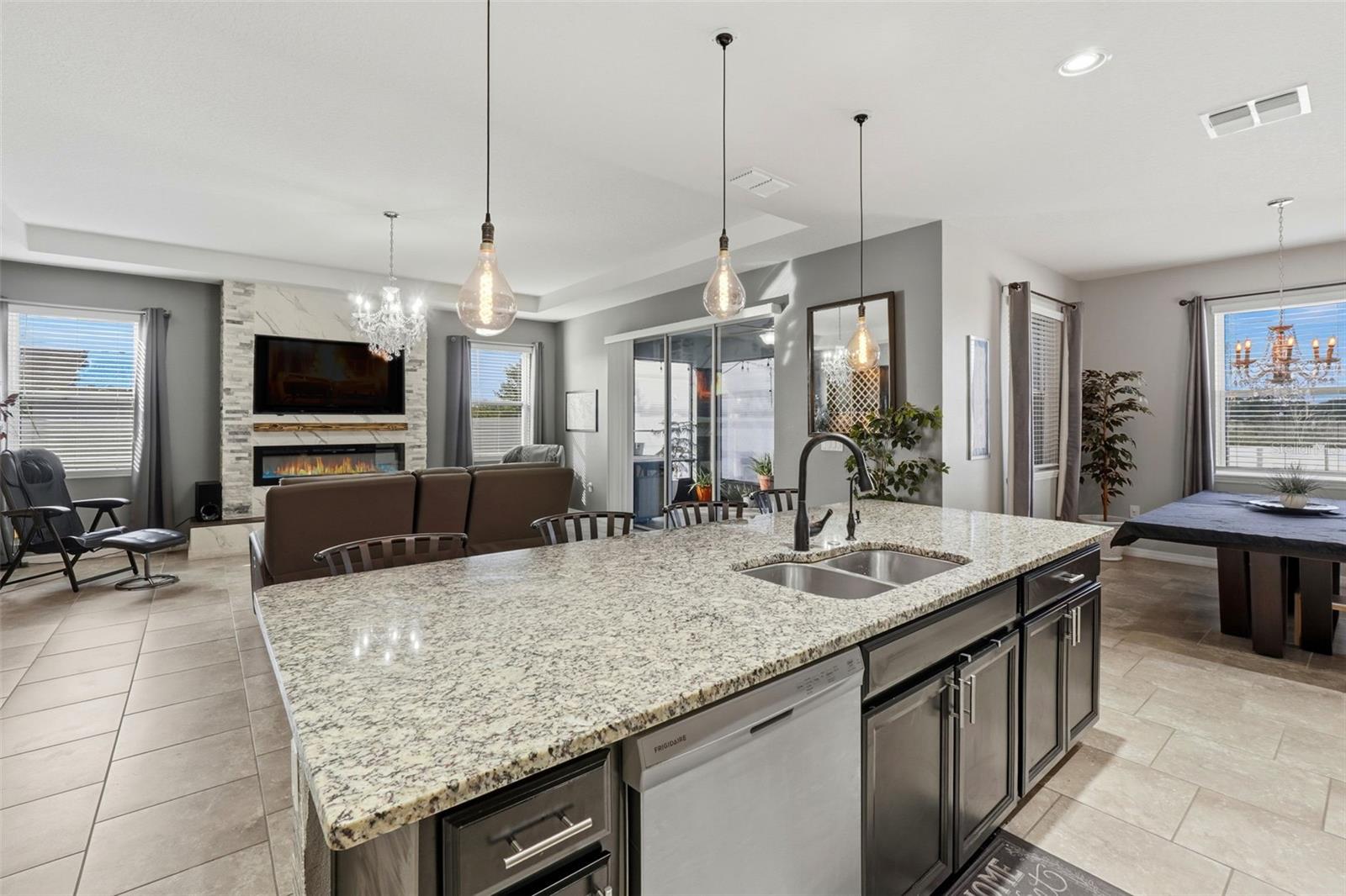 KISSIMMEE, Florida, 34744, United States, 4 Bedrooms Bedrooms, ,4 BathroomsBathrooms,Residential,For Sale,1986116