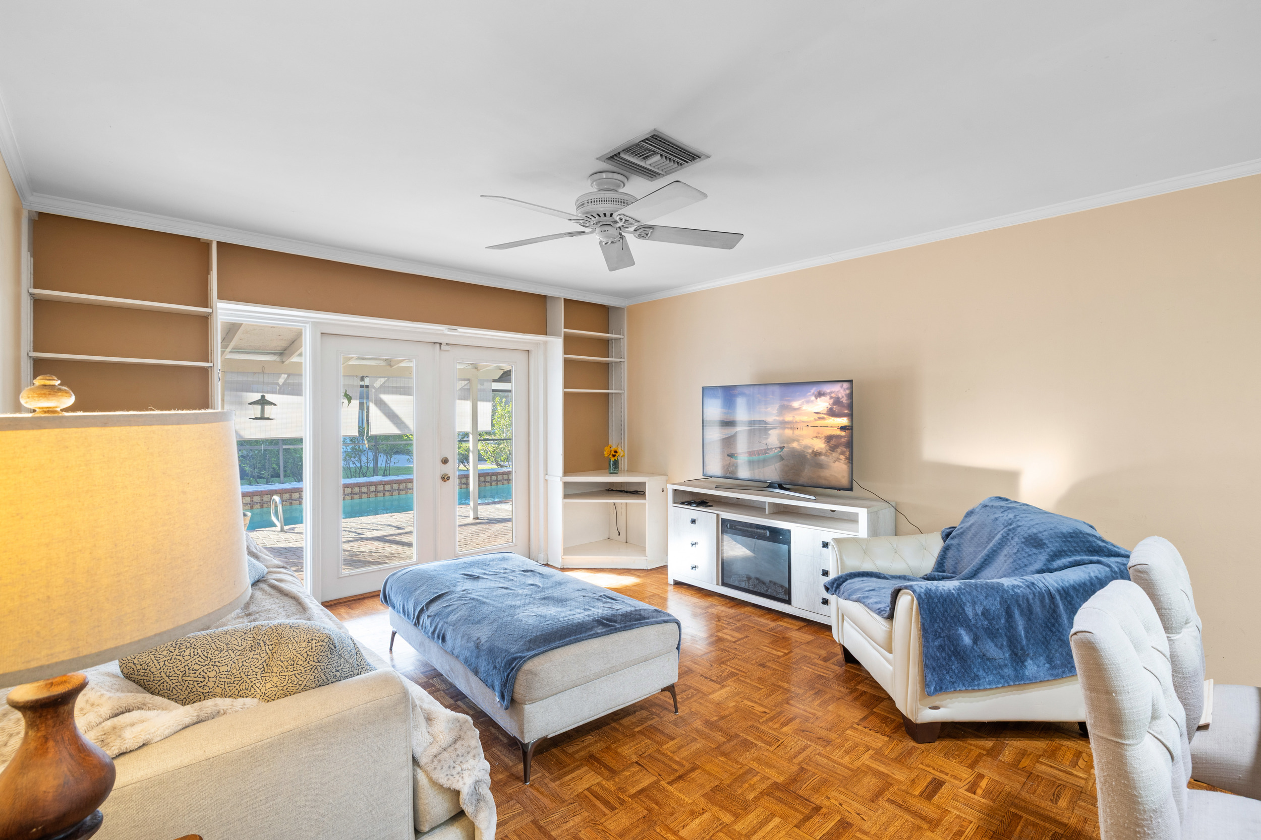 Tampa, Florida, 33618, United States, 3 Bedrooms Bedrooms, ,2 BathroomsBathrooms,Residential,For Sale,1994260