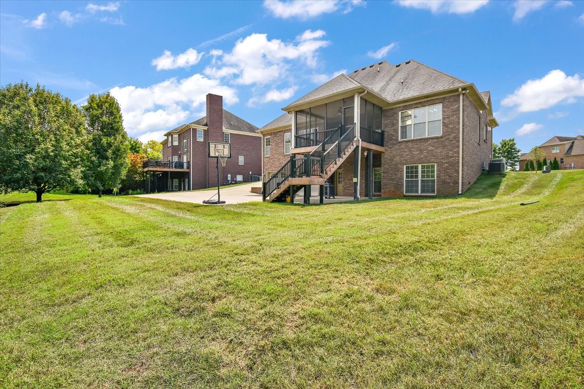 Clarksville, Tennessee, 37043, United States, 4 Bedrooms Bedrooms, ,4 BathroomsBathrooms,Residential,For Sale,1933080