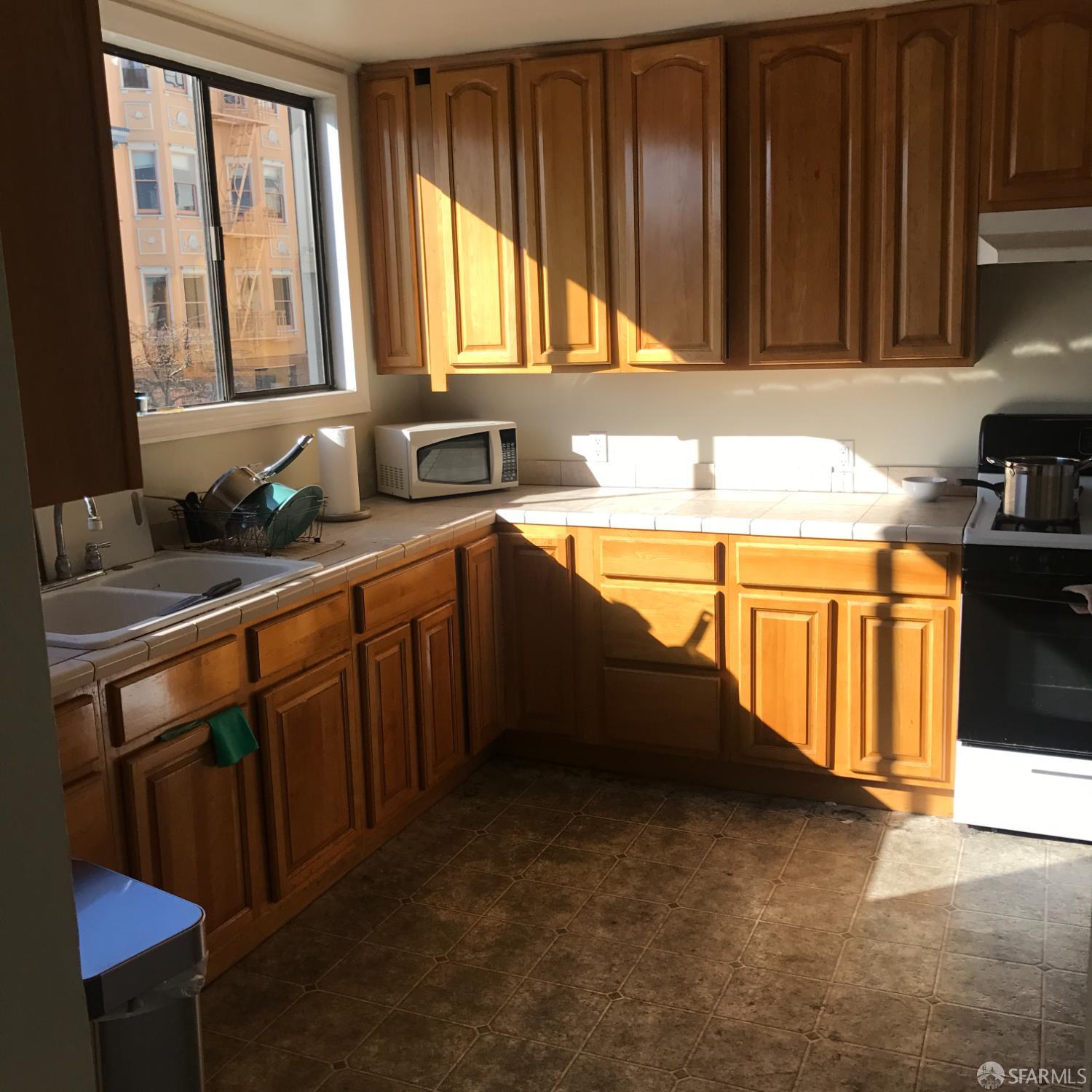 San Francisco, California, 94110, United States, 9 Bedrooms Bedrooms, ,3 BathroomsBathrooms,Residential,For Sale,1984095