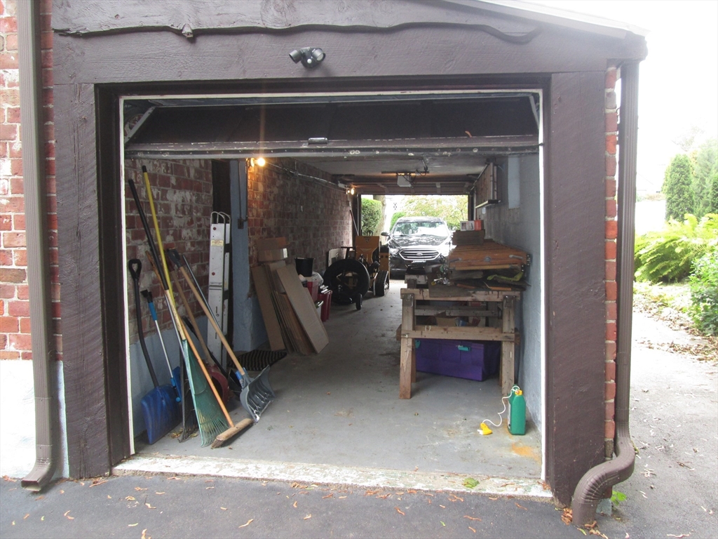 Melrose, Massachusetts, 02176, United States, 4 Bedrooms Bedrooms, ,2 BathroomsBathrooms,Residential,For Sale,1950992
