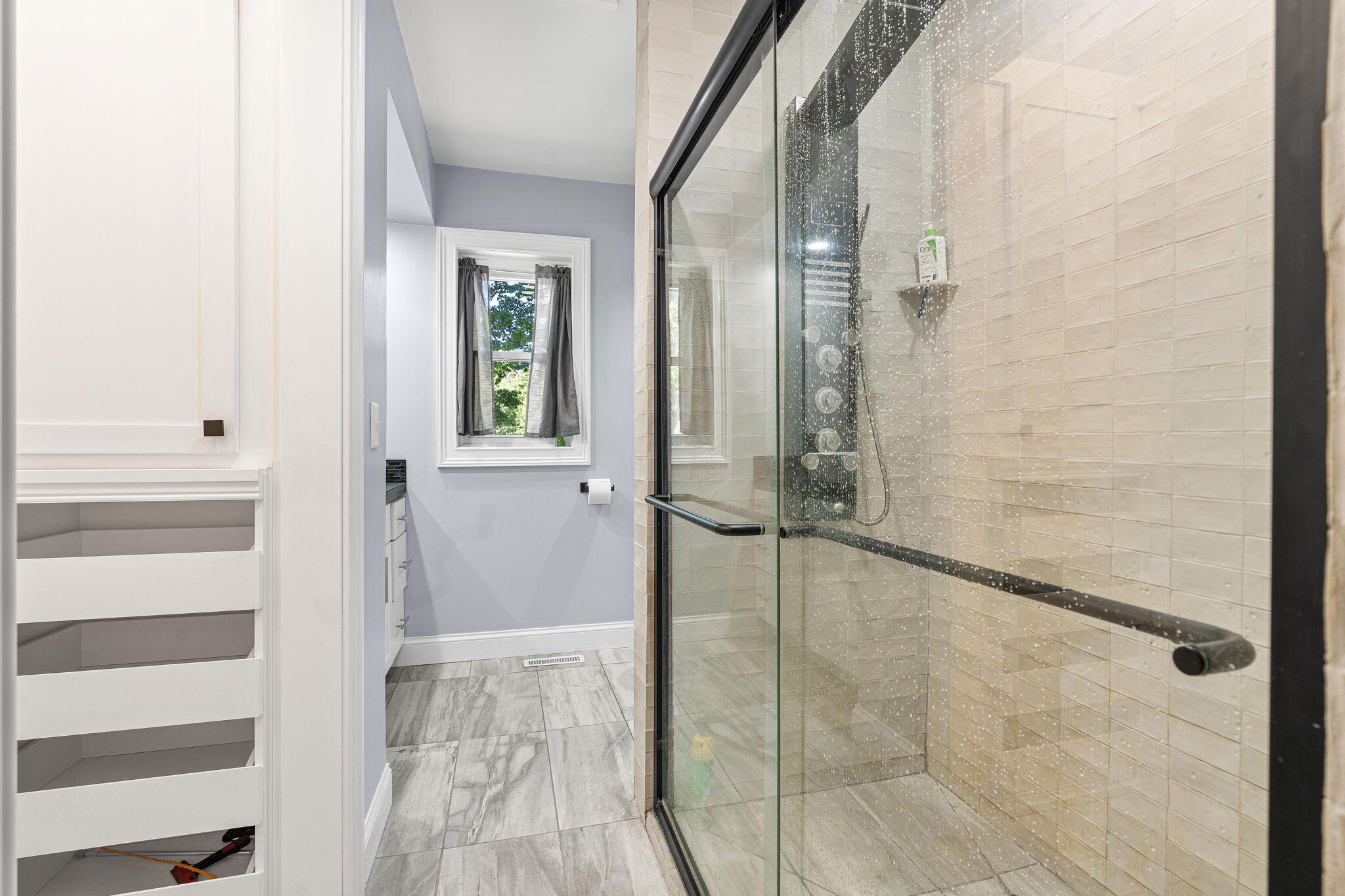 Holland, Michigan, 49423, United States, 5 Bedrooms Bedrooms, ,4 BathroomsBathrooms,Residential,For Sale,1982787