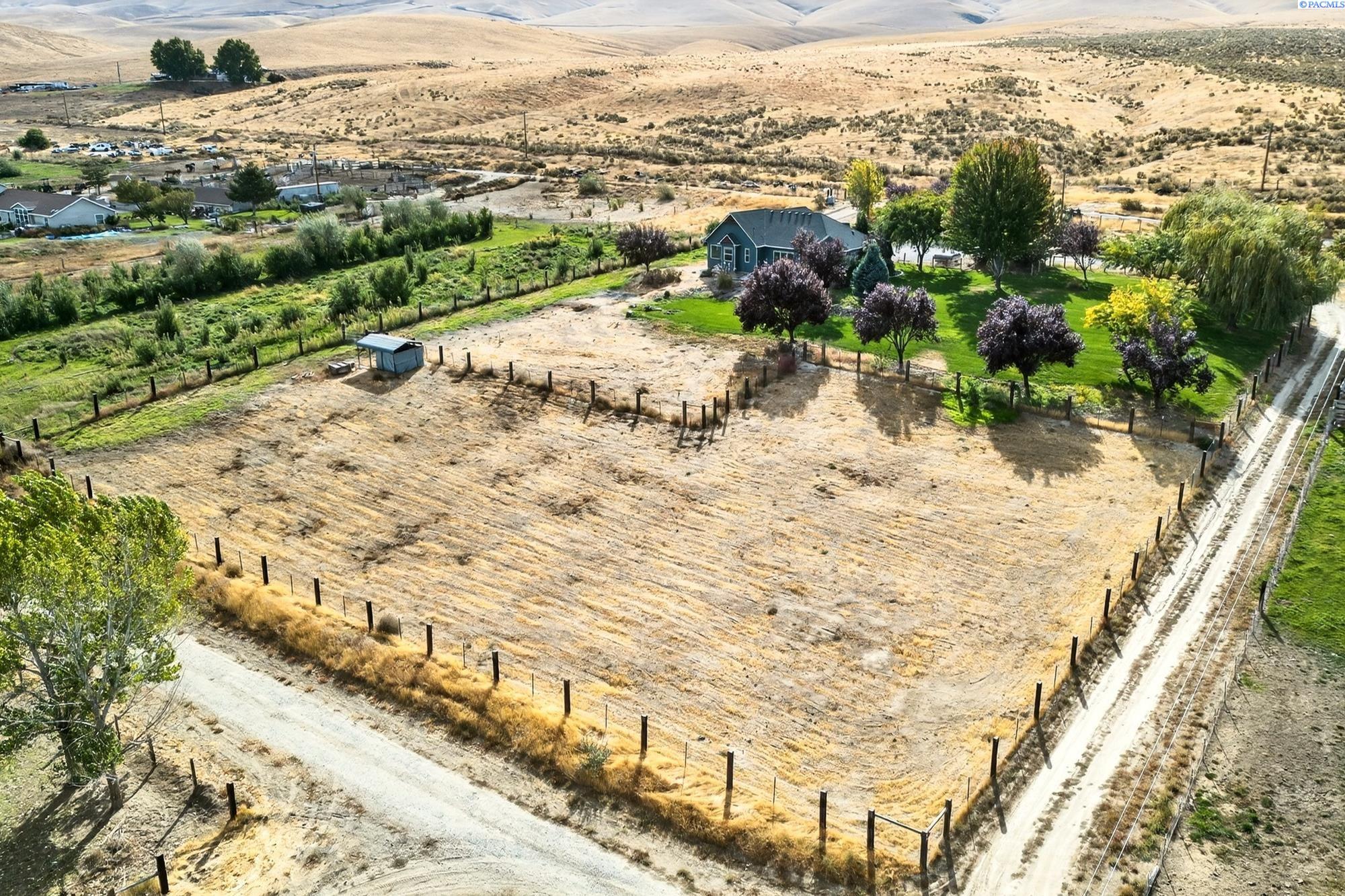 Prosser, Washington, 99350, United States, 3 Bedrooms Bedrooms, ,2 BathroomsBathrooms,Residential,For Sale,1964108