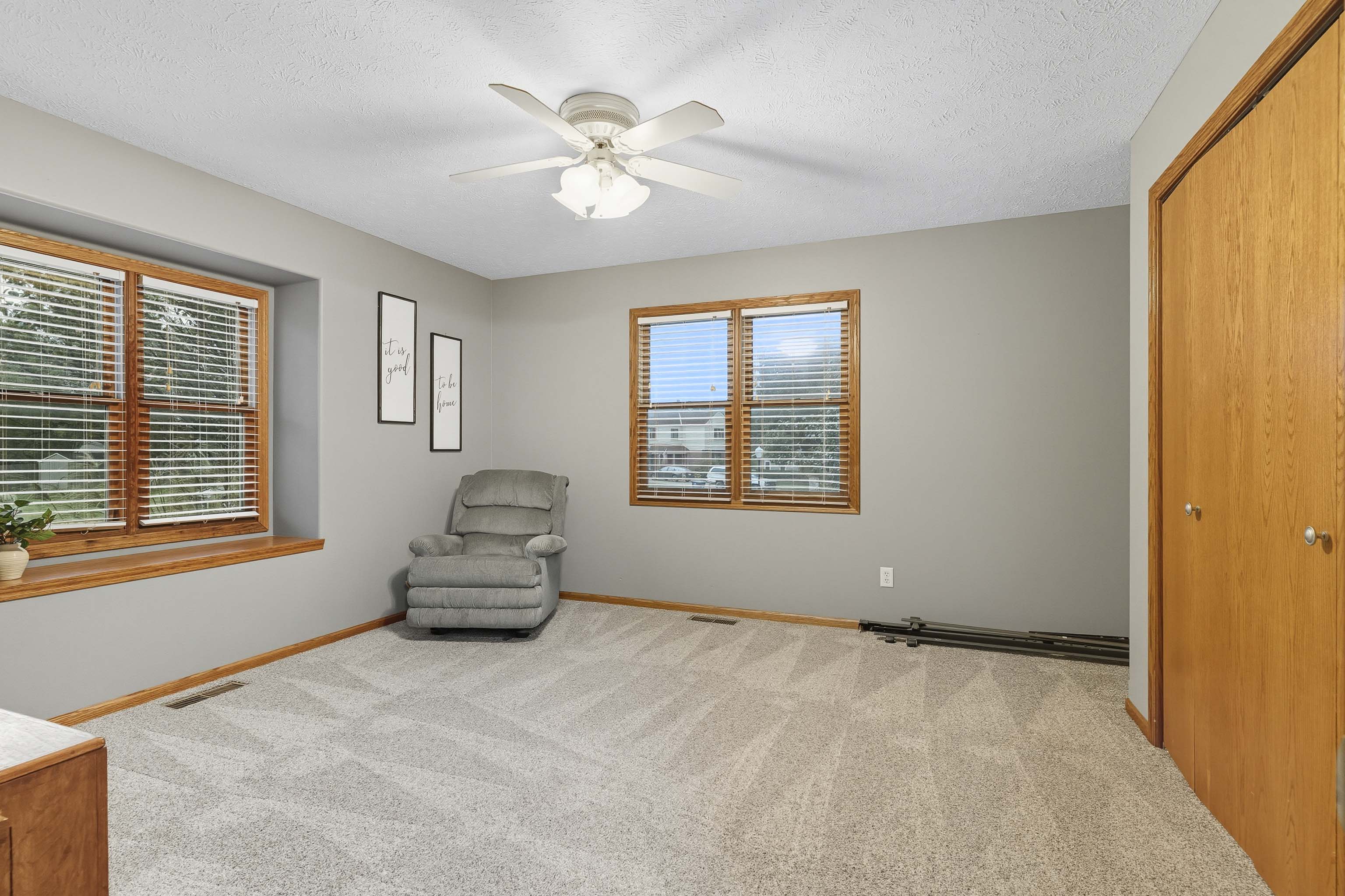 Manhattan, Kansas, 66502, United States, 5 Bedrooms Bedrooms, ,3 BathroomsBathrooms,Residential,For Sale,1960988