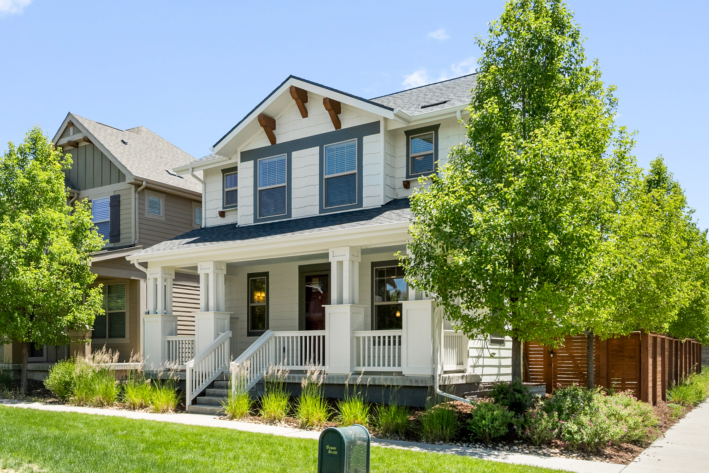  Charming Craftsman-style Residence - 物件實景