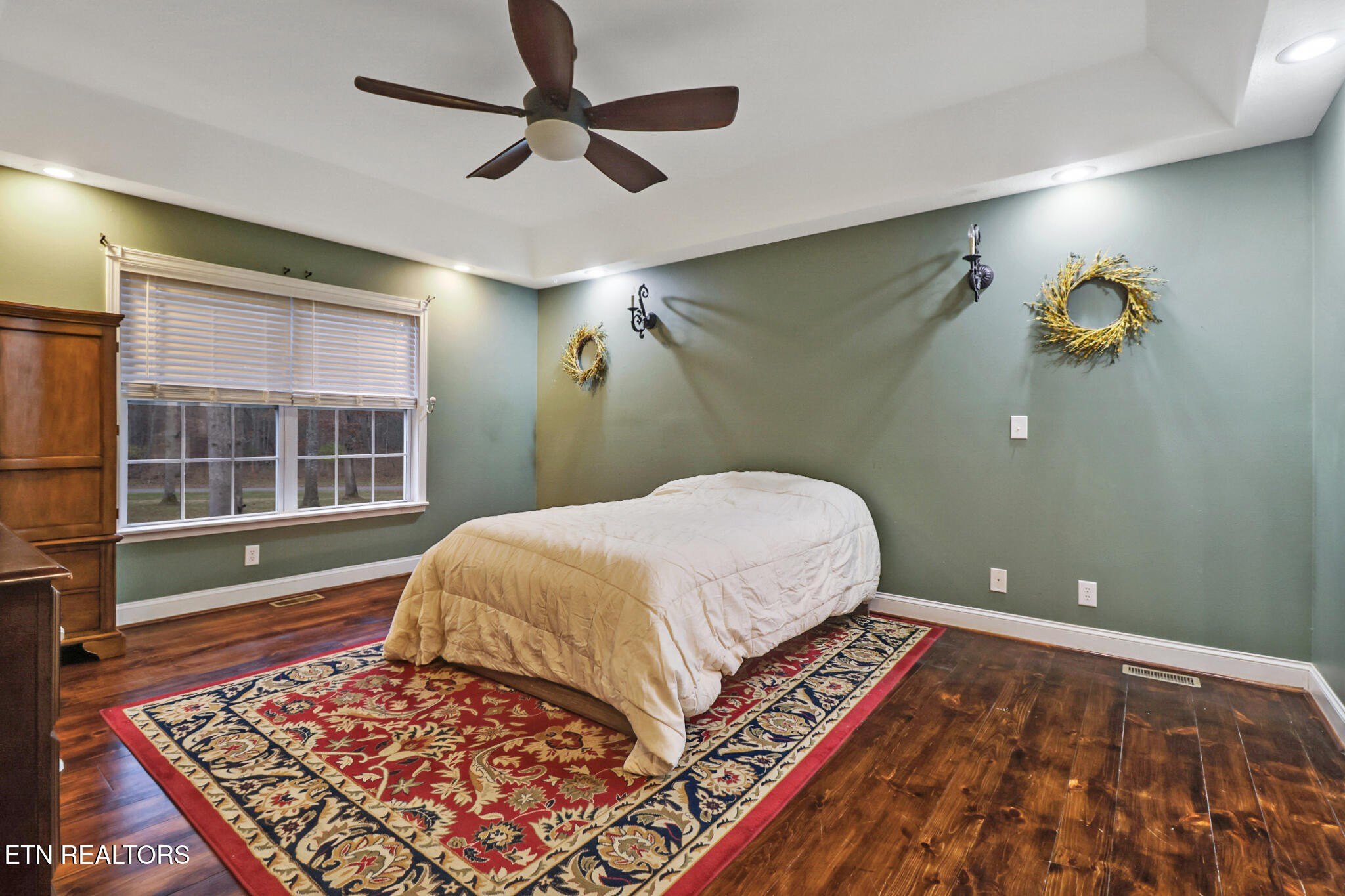 Crossville, Tennessee, 38572, United States, 2 Bedrooms Bedrooms, ,3 BathroomsBathrooms,Residential,For Sale,1998694