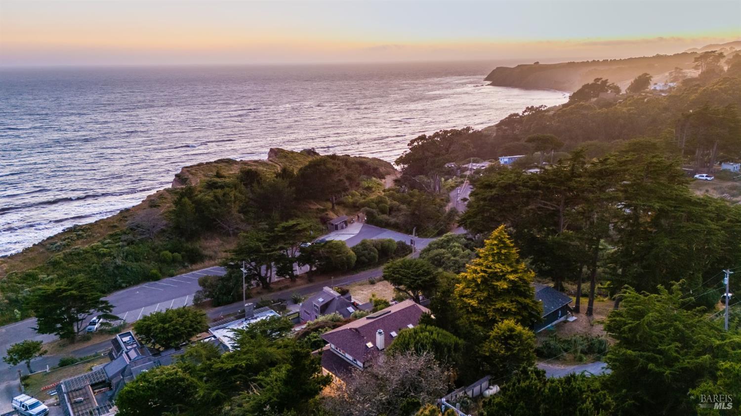 Bolinas, California, 94924, United States, 2 Bedrooms Bedrooms, ,3 BathroomsBathrooms,Residential,For Sale,1906337