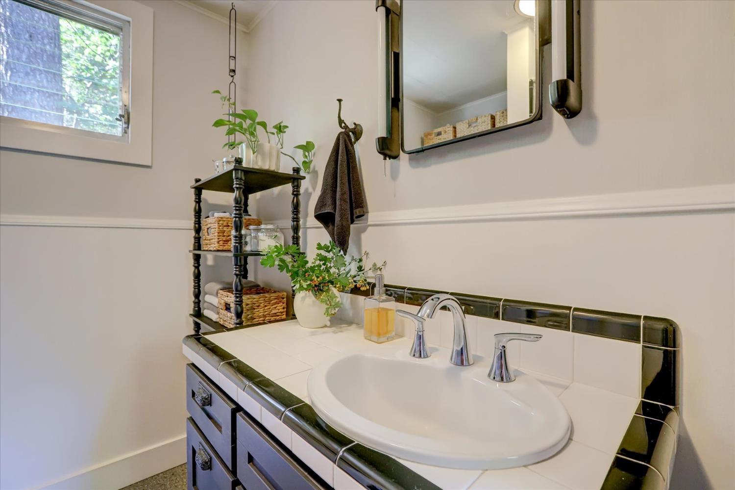 Nevada City, California, 95959, United States, 2 Bedrooms Bedrooms, ,1 BathroomBathrooms,Residential,For Sale,1982930