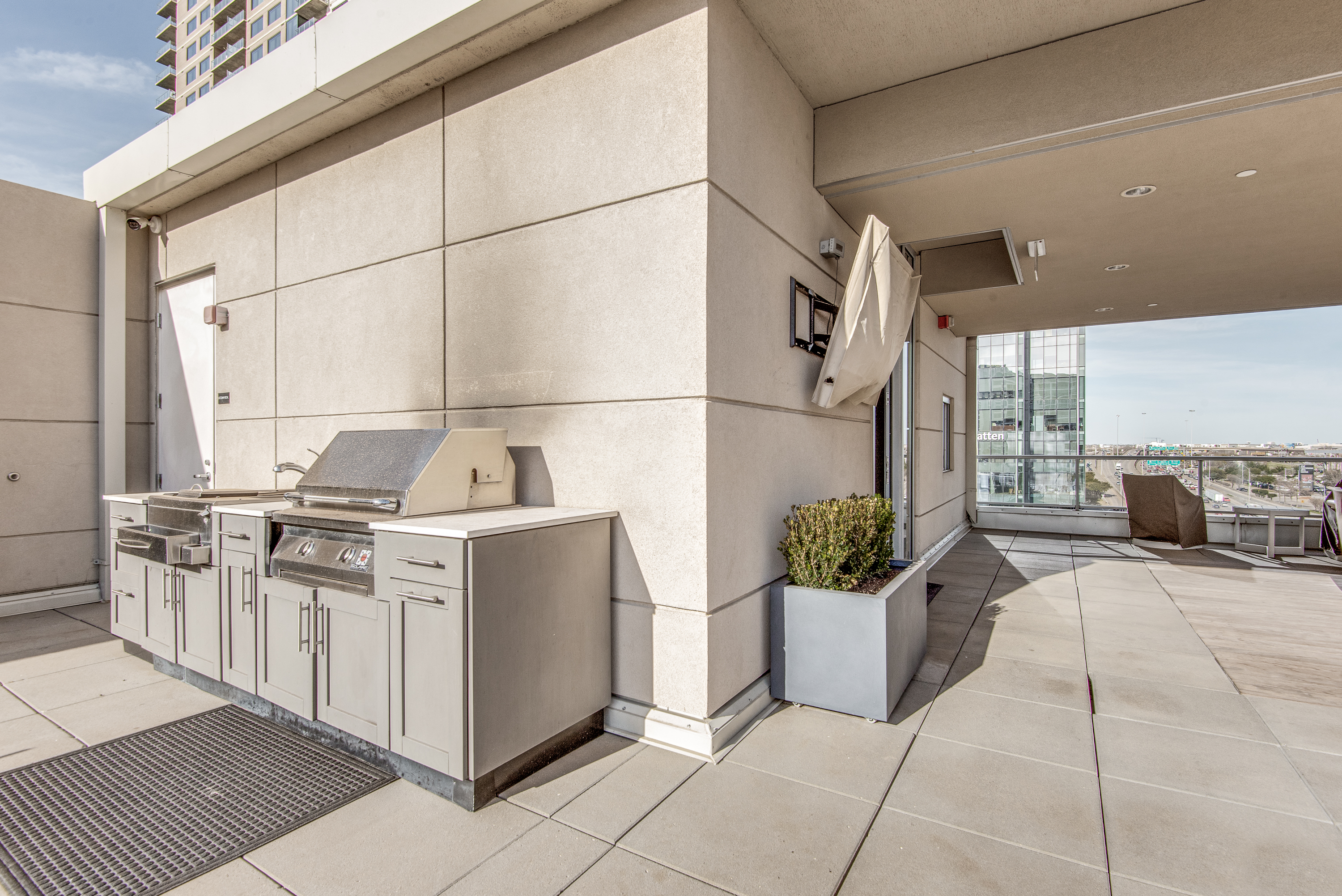  A Private, Contemporary Retreat with Unmatched Walkability - 物件實景