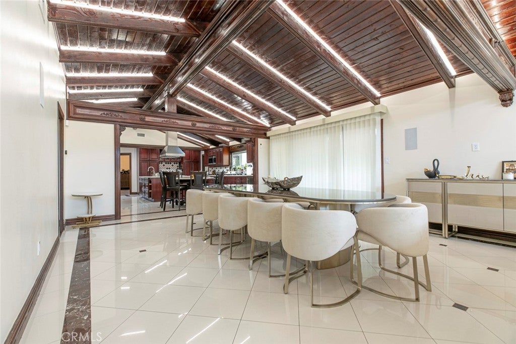 Glendale, California, 91201, United States, 4 Bedrooms Bedrooms, ,5 BathroomsBathrooms,Residential,For Sale,1969452