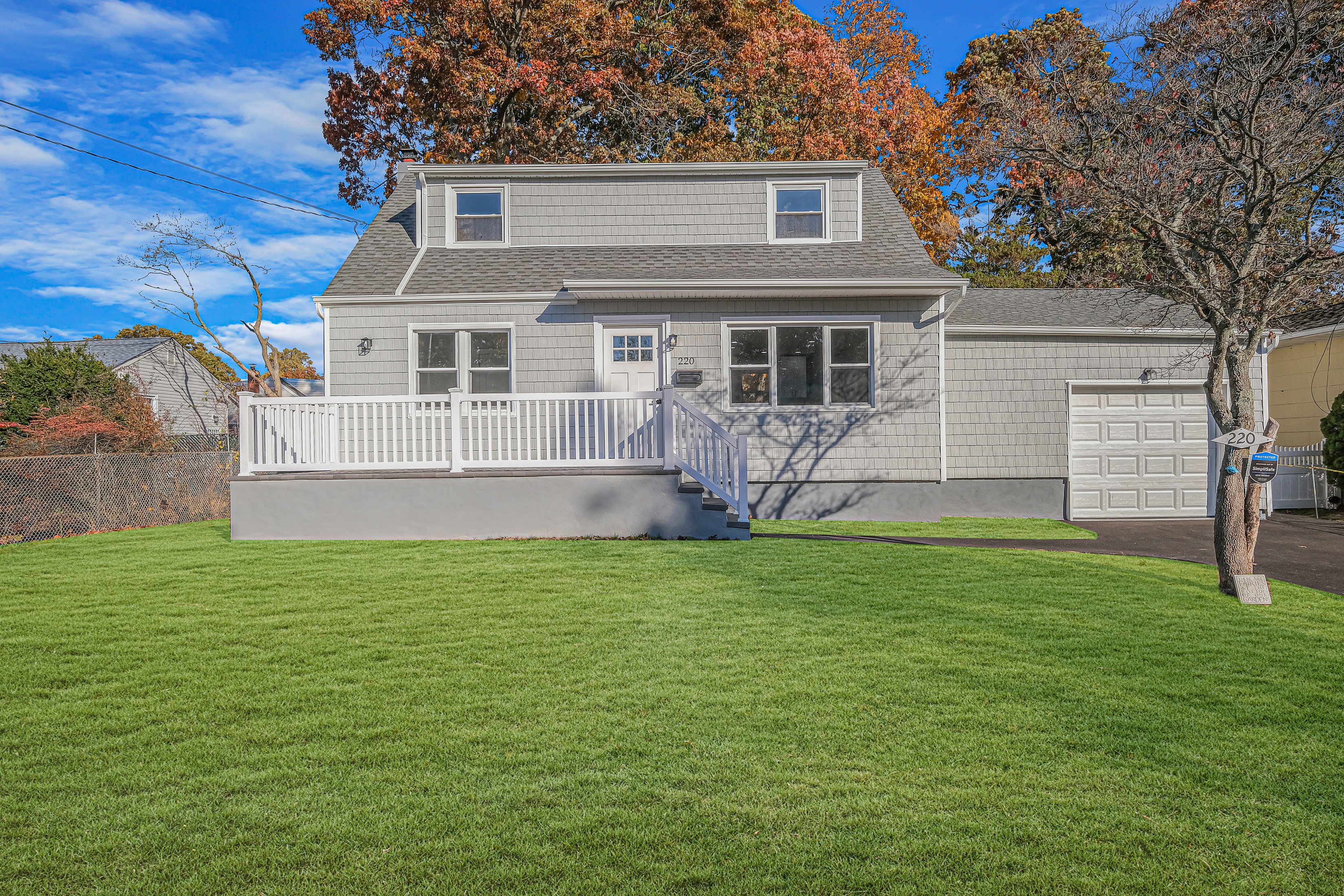 Copiague, New York, 11726, United States, 5 Bedrooms Bedrooms, ,2 BathroomsBathrooms,Residential,For Sale,1923423