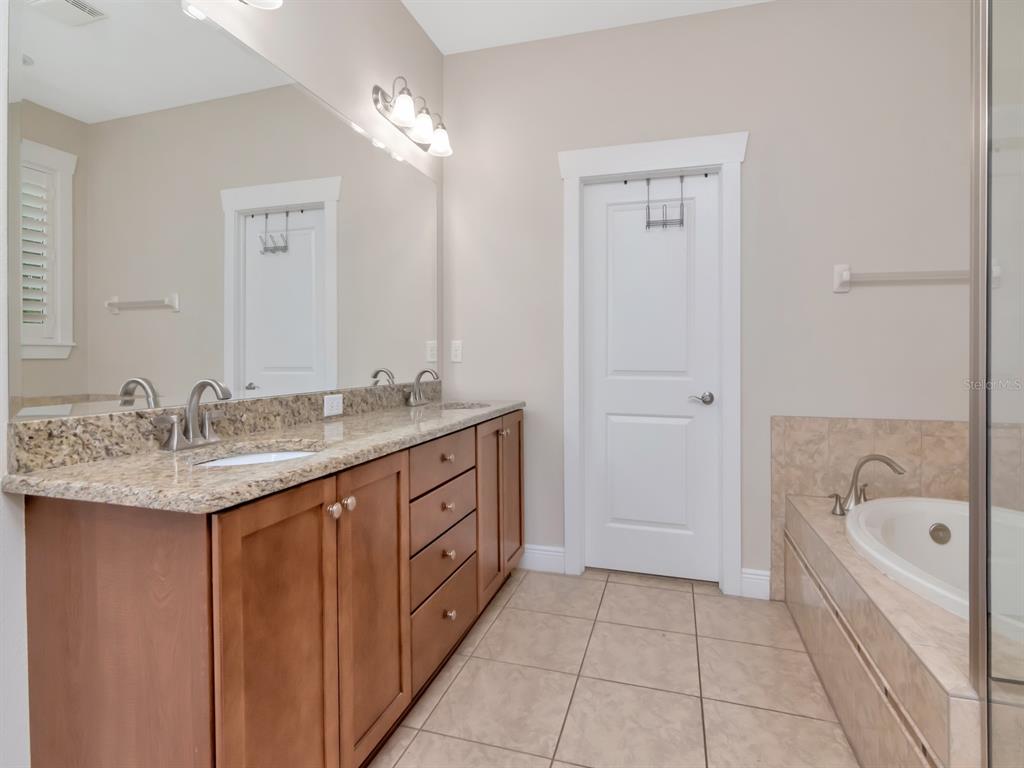 Tampa, Florida, 33629, United States, 5 Bedrooms Bedrooms, ,4 BathroomsBathrooms,Residential,For Sale,1941036