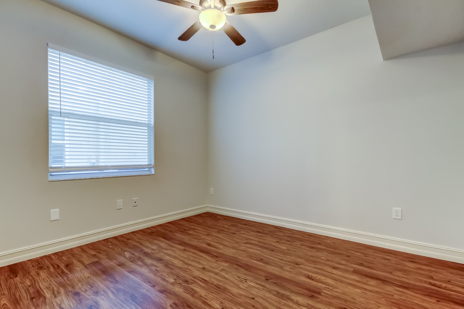 Tampa, Florida, 33647, United States, 5 Bedrooms Bedrooms, ,3 BathroomsBathrooms,Residential,For Sale,2015638