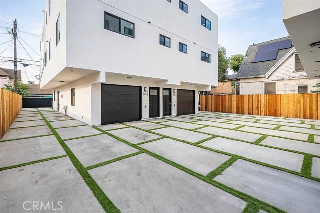 Los Angeles, California, 90011, United States, ,Residential,For Sale,1987008