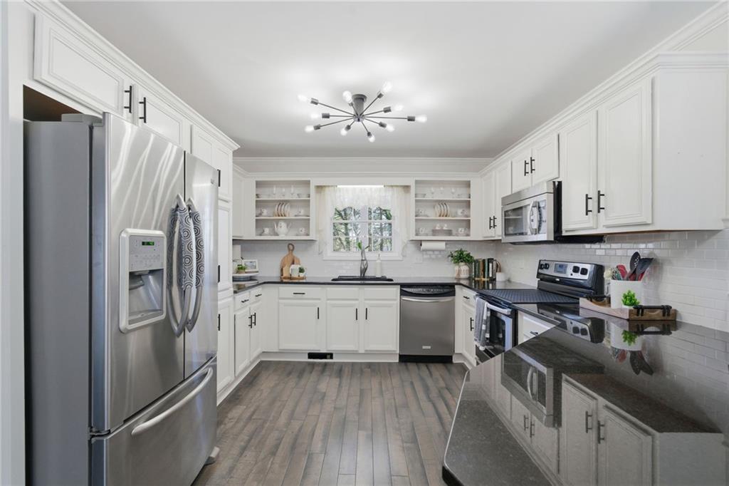 Cumming, Georgia, 30040, United States, 4 Bedrooms Bedrooms, ,3 BathroomsBathrooms,Residential,For Sale,2013824