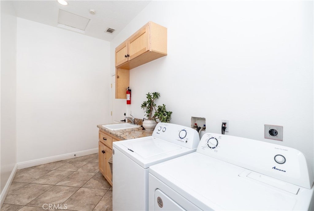 Pinon Hills, California, 92372, United States, 4 Bedrooms Bedrooms, ,3 BathroomsBathrooms,Residential,For Sale,1975870