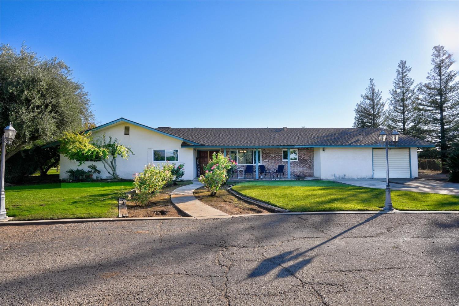 Sanger, California, 93657, United States, 3 Bedrooms Bedrooms, ,2 BathroomsBathrooms,Residential,For Sale,1982741