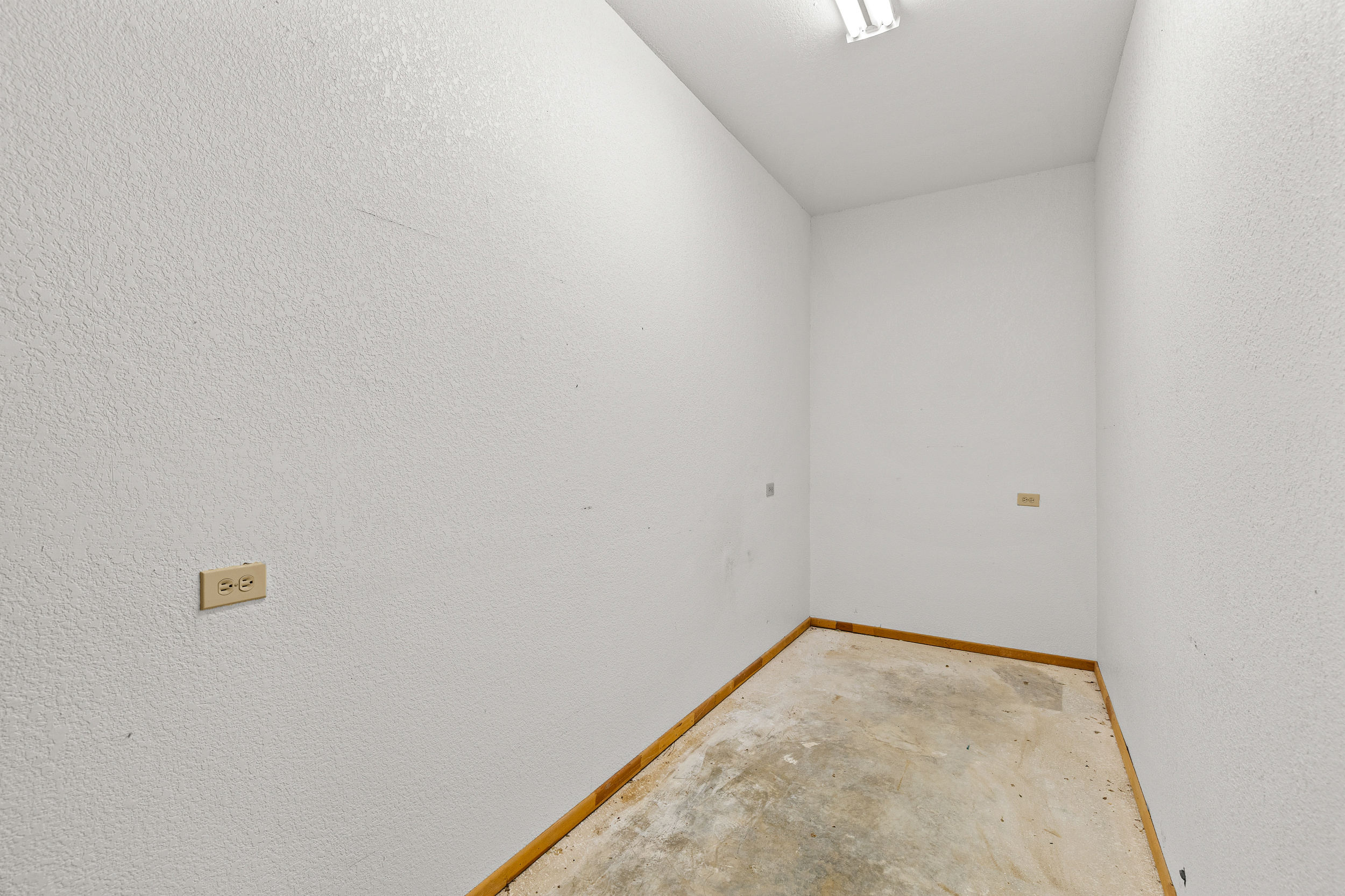 Adkins, Texas, 78101, United States, 4 Bedrooms Bedrooms, ,2 BathroomsBathrooms,Residential,For Sale,1979790