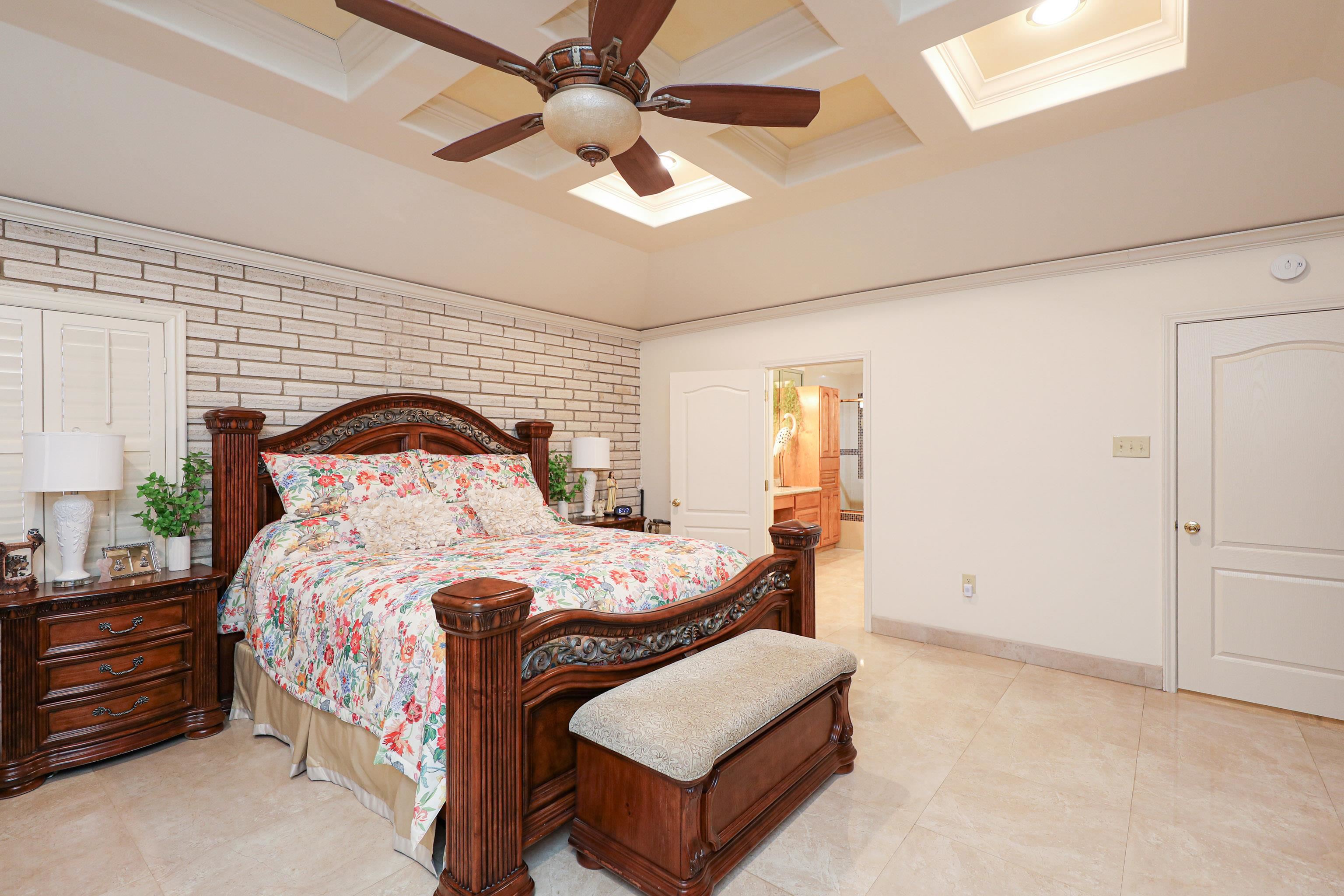 LAREDO, Texas, 78046, United States, 3 Bedrooms Bedrooms, ,4 BathroomsBathrooms,Residential,For Sale,1848774