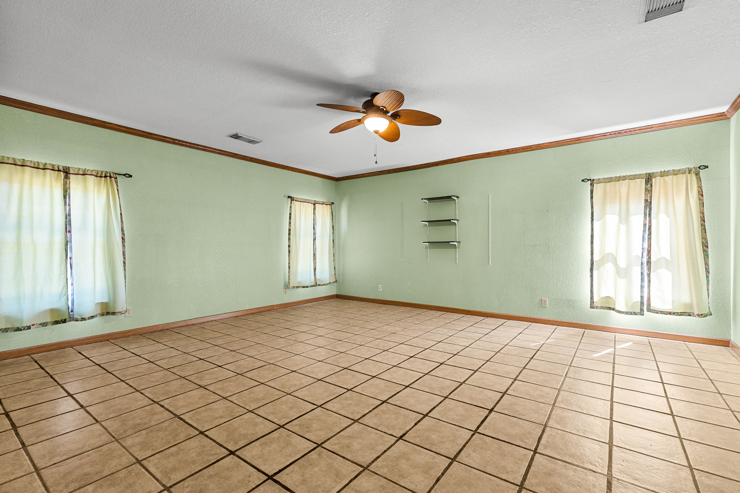 Adkins, Texas, 78101, United States, 4 Bedrooms Bedrooms, ,2 BathroomsBathrooms,Residential,For Sale,1979790