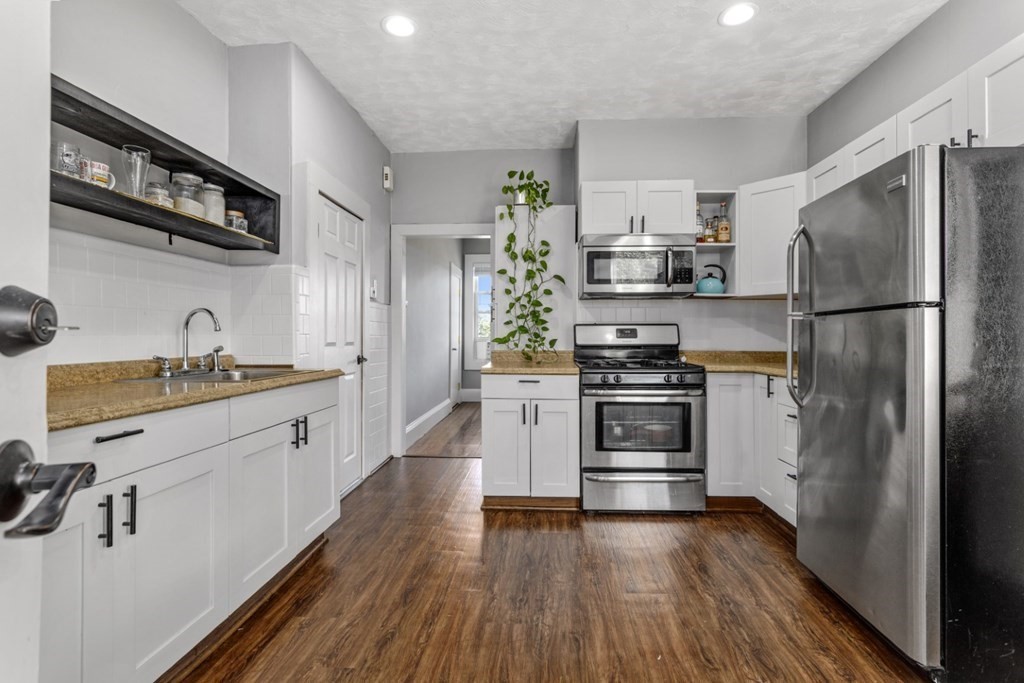 Revere, Massachusetts, 02151, United States, 4 Bedrooms Bedrooms, ,2 BathroomsBathrooms,Residential,For Sale,1878576