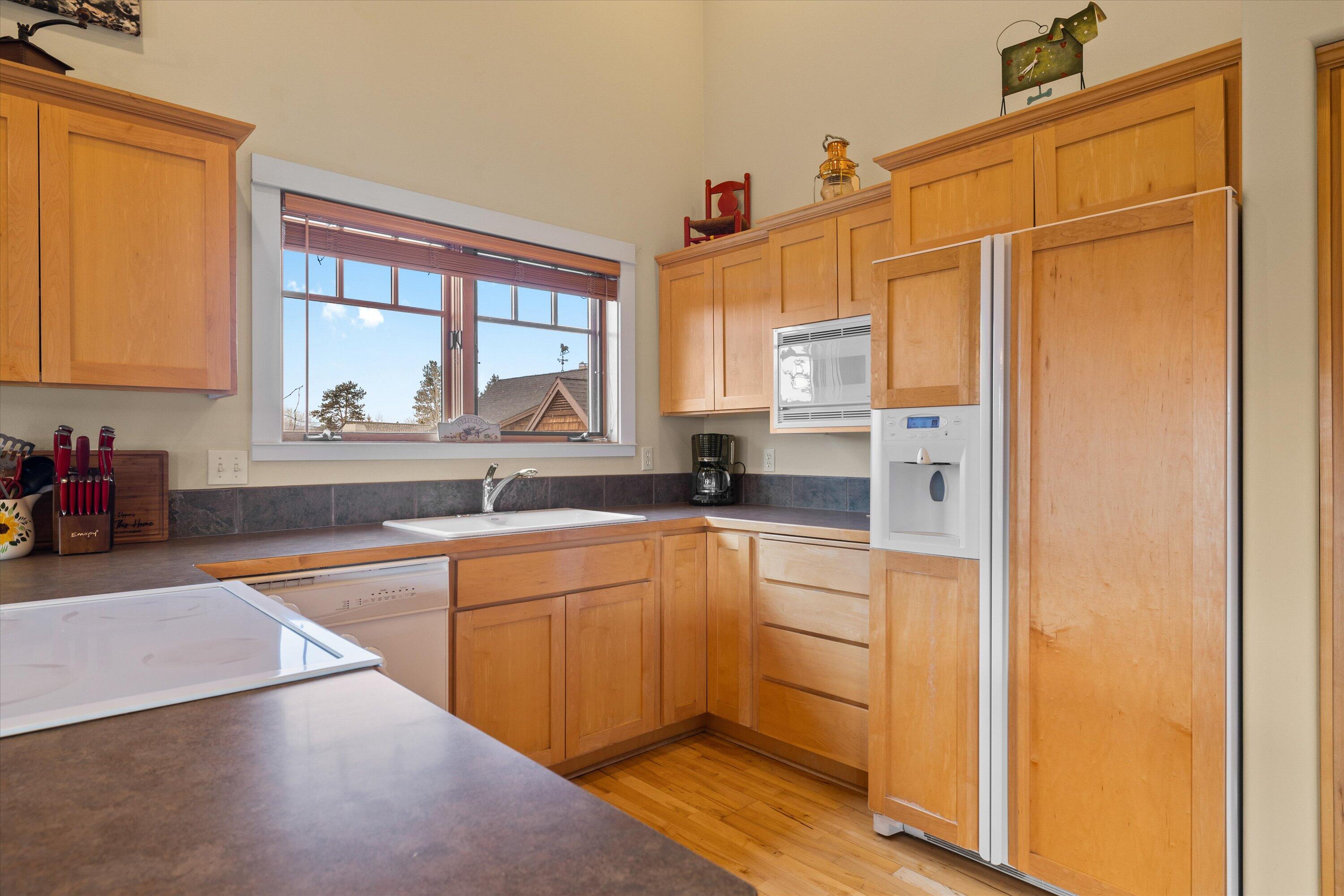 Sisters, Oregon, 97759, United States, 2 Bedrooms Bedrooms, ,2 BathroomsBathrooms,Residential,For Sale,1850003