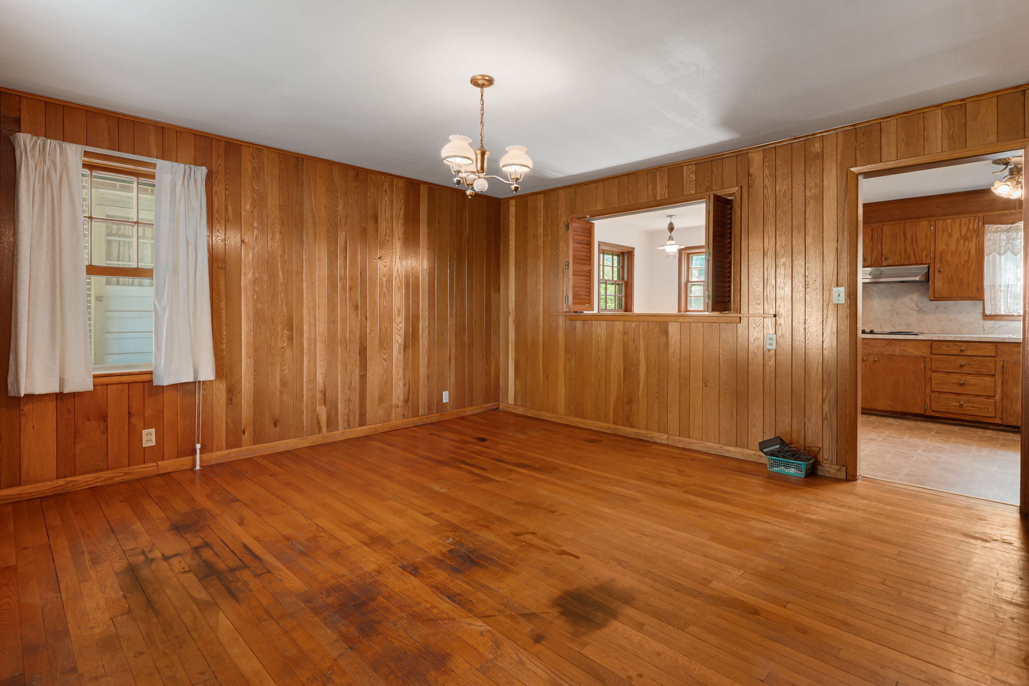 Mars Hill, North Carolina, 28754, United States, 5 Bedrooms Bedrooms, ,3 BathroomsBathrooms,Residential,For Sale,2049468