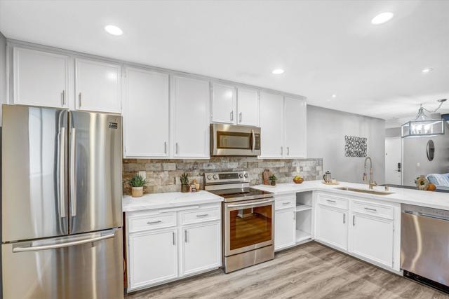 San Diego, California, 92108, United States, 2 Bedrooms Bedrooms, ,2 BathroomsBathrooms,Residential,For Sale,1873743
