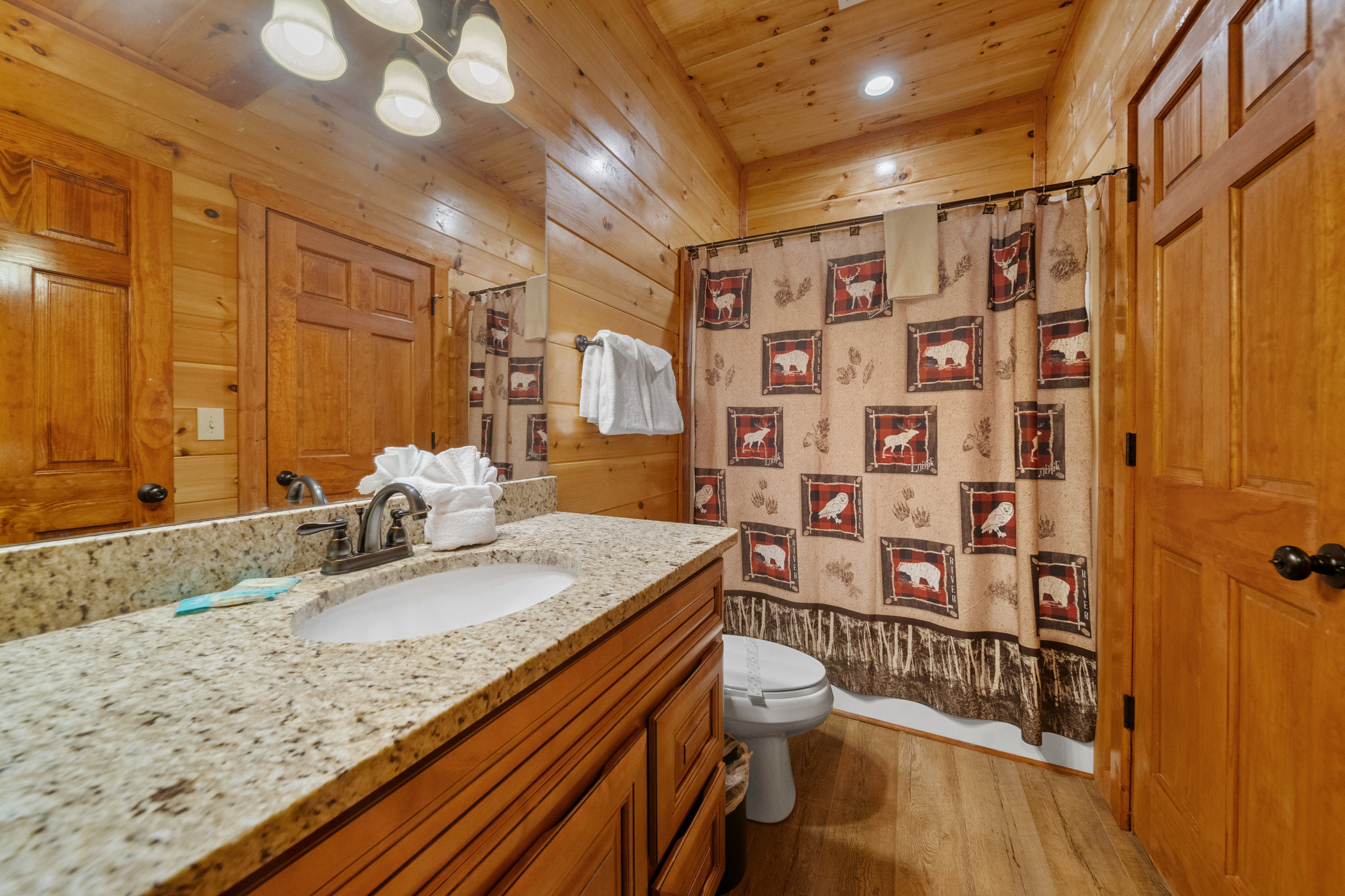 Gatlinburg, Tennessee, 37738, United States, 5 Bedrooms Bedrooms, ,6 BathroomsBathrooms,Residential,For Sale,1914127