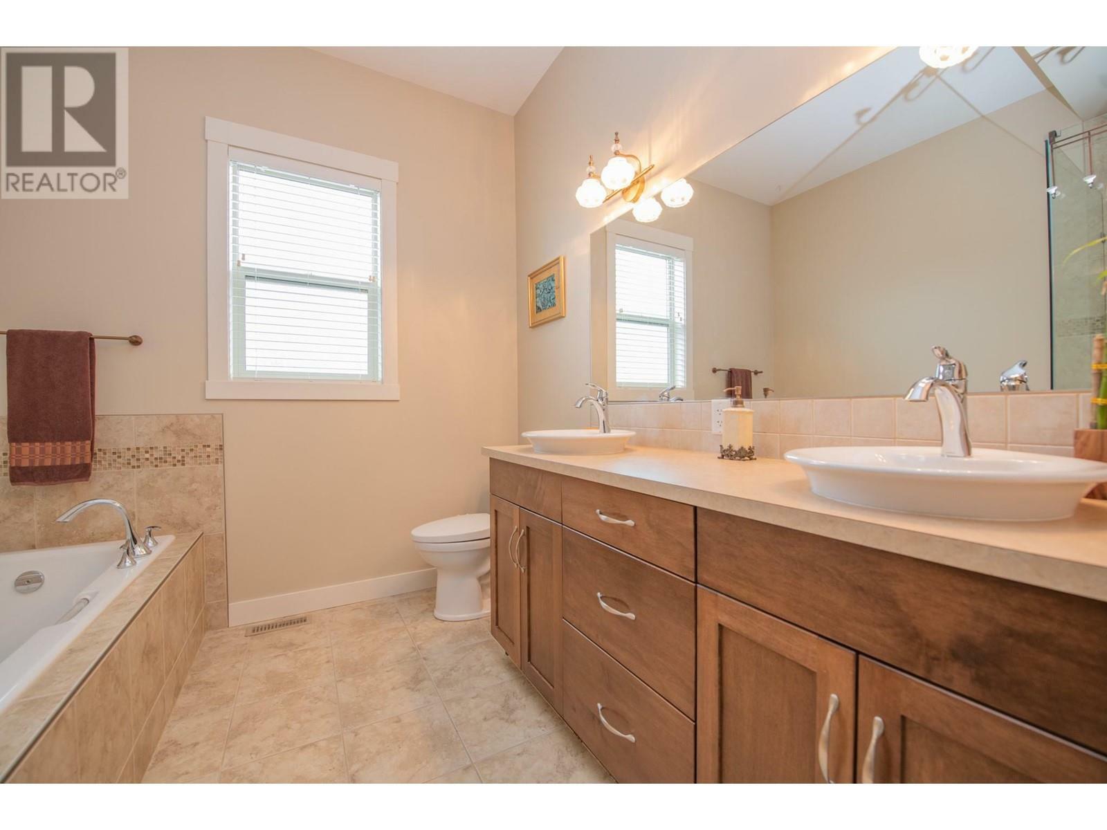 VERNON, British Columbia, V1H 1Z9, CA, 3 Bedrooms Bedrooms, ,2 BathroomsBathrooms,Residential,For Sale,1837593