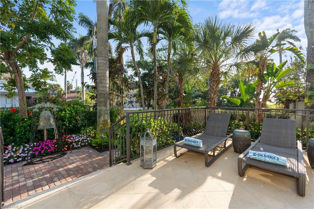 40 5th Ave S, Naples, Florida, 34102, United States, 5 Bedrooms Bedrooms, ,7 BathroomsBathrooms,Residential,For Sale,40 5th Ave S,1482244
