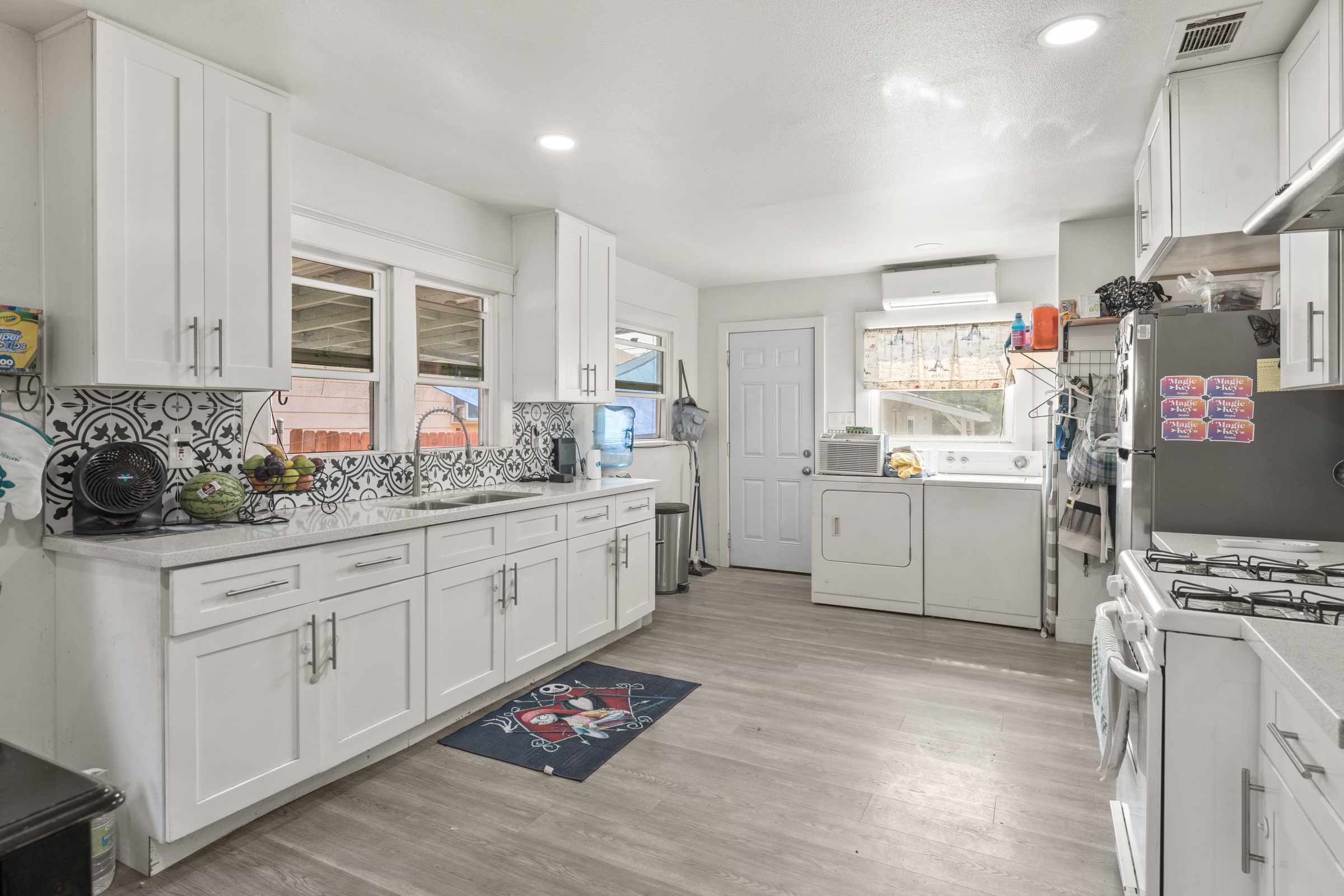 San Bernardino, California, 92405, United States, 3 Bedrooms Bedrooms, ,1 BathroomBathrooms,Residential,For Sale,1982990